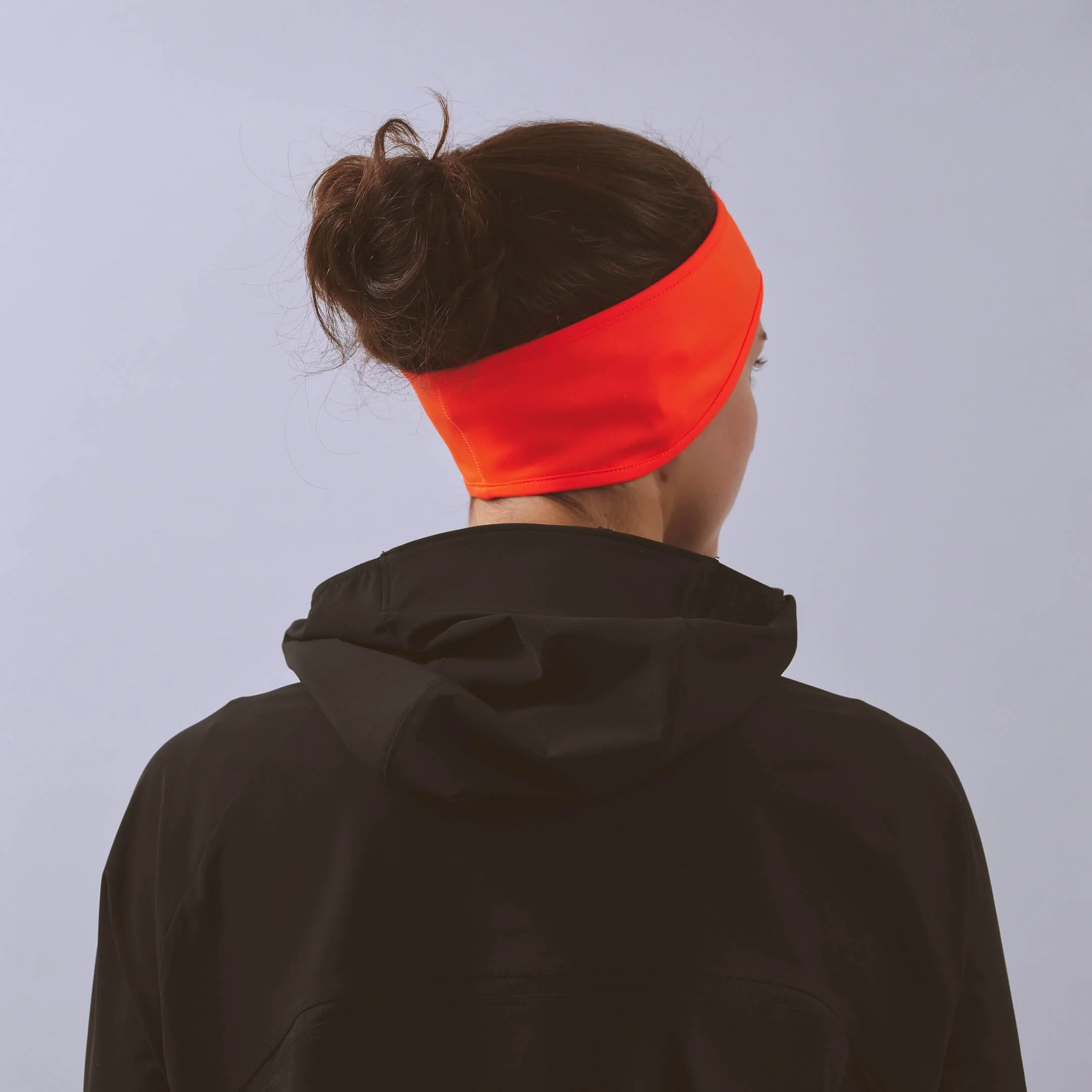 vaga-performance-running-headband-neonorange-model-back-angle.jpg