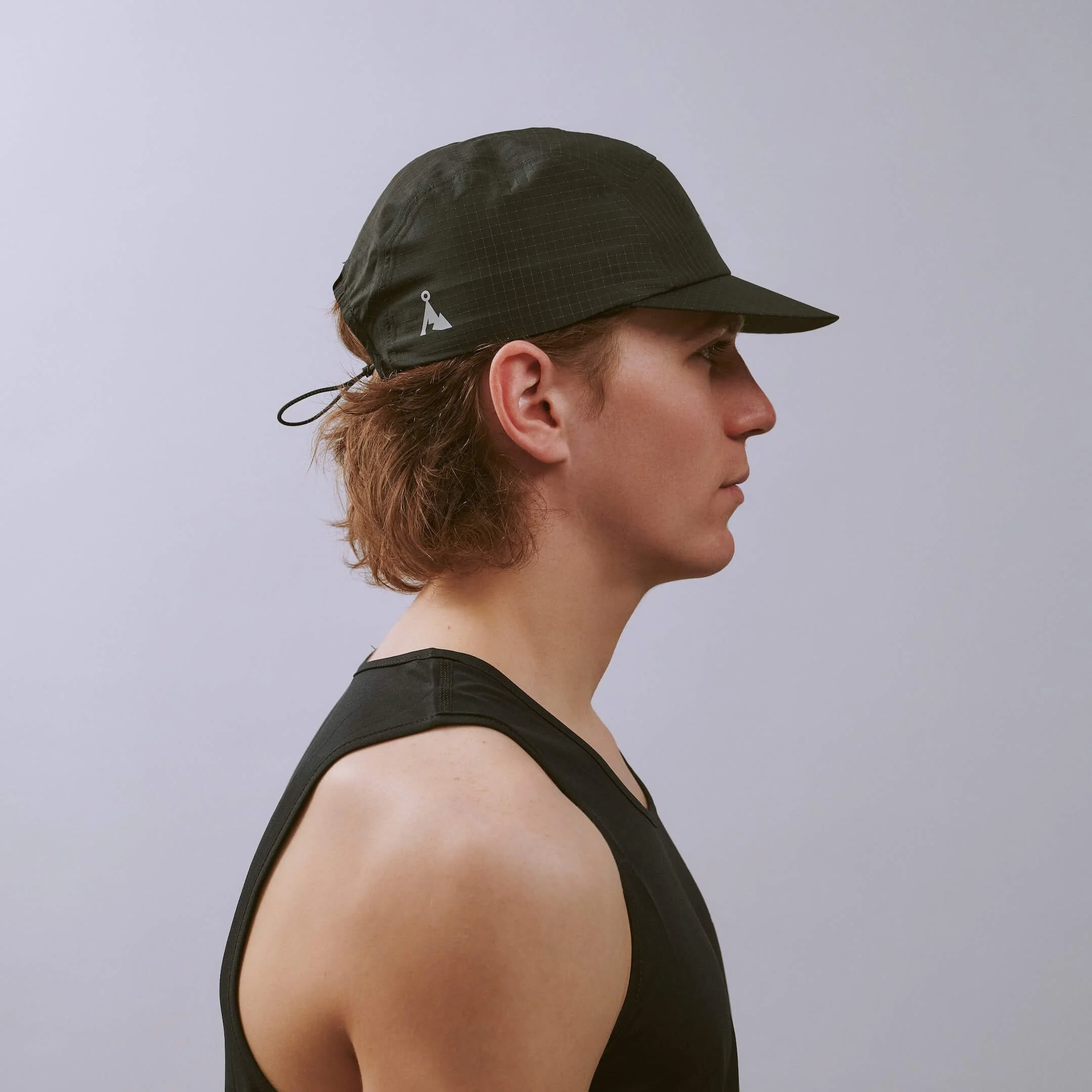 vaga-night-club-reflective-running-cap-black-e-model-profile-alt.jpg