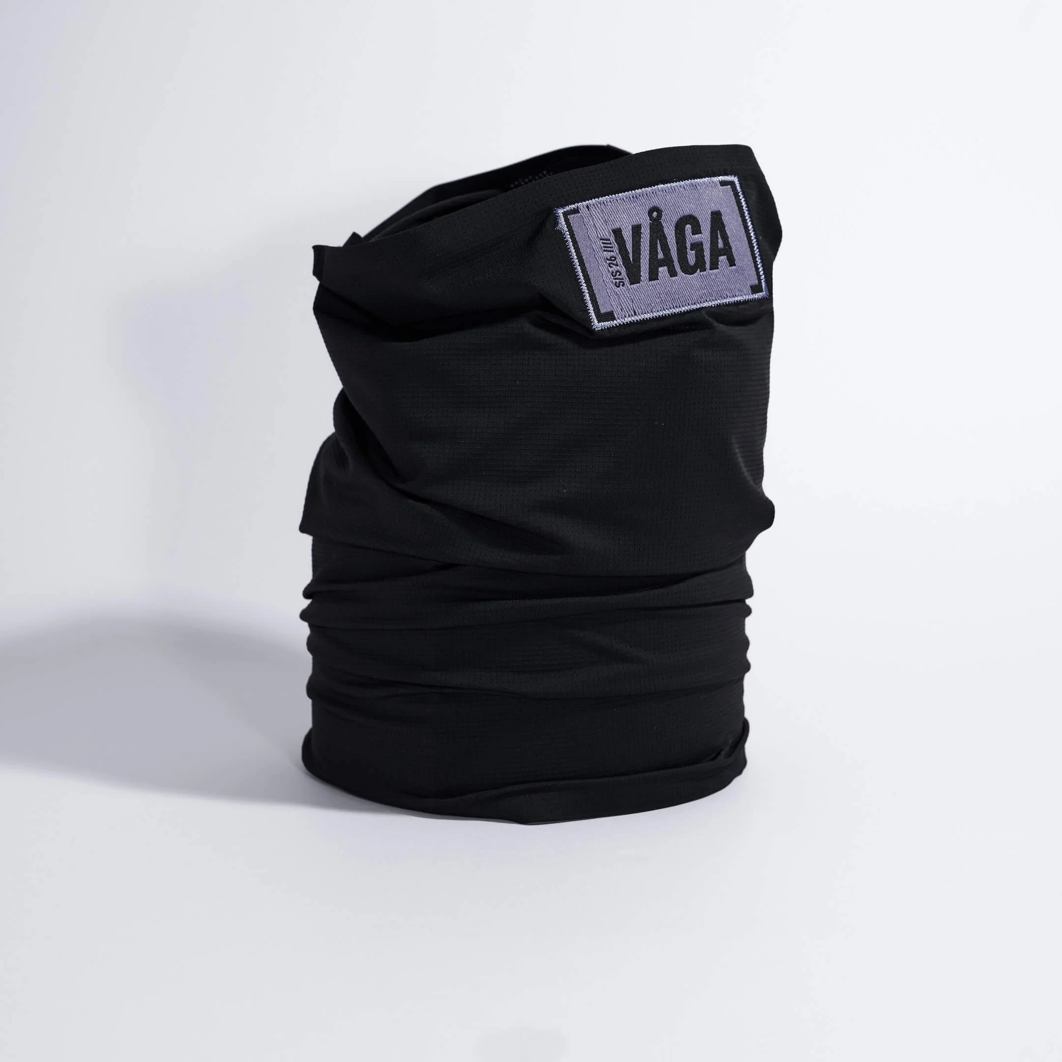 vaga-lightweight-mesh-running-neck-gaiter-black-stood.jpg