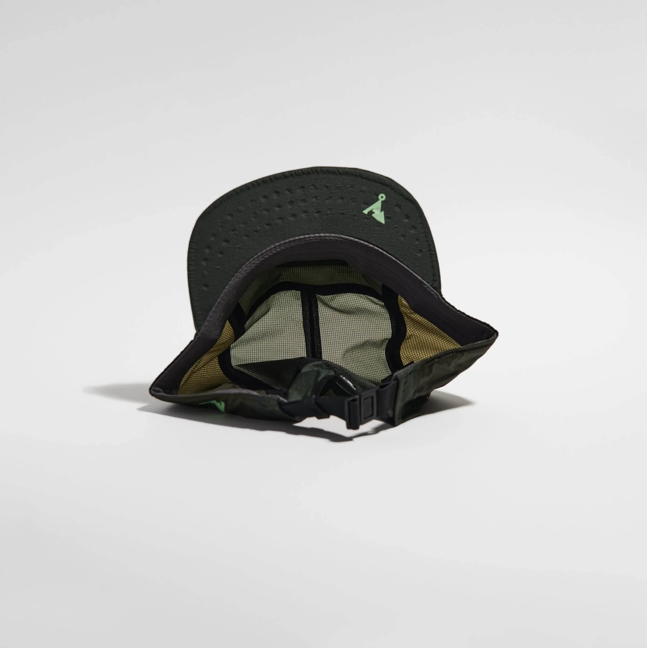 vaga-feather-light-cap-running-cap-utility-green-underneath.jpg