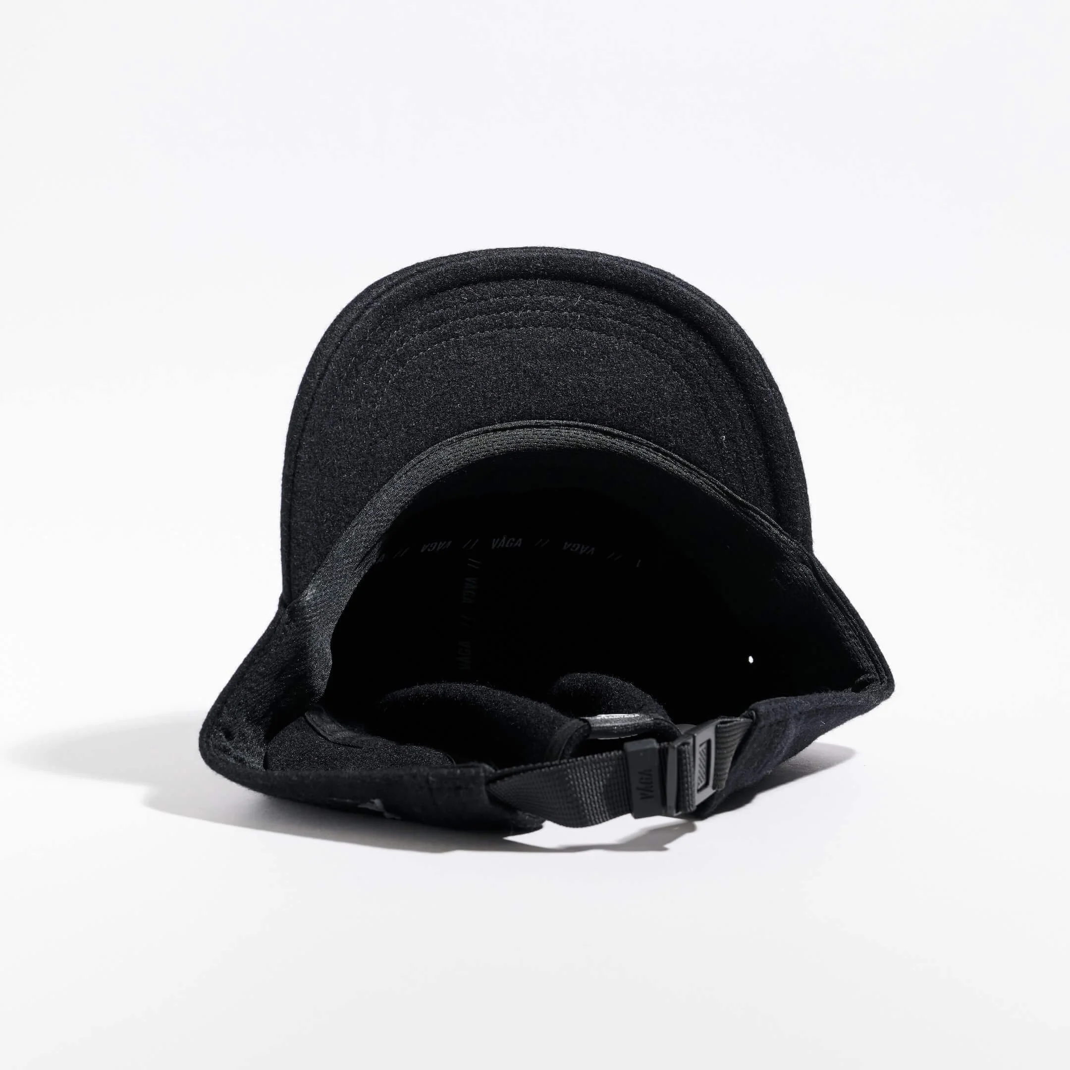vaga-crag-cap-lifestyle-cap-black-underneath.jpg