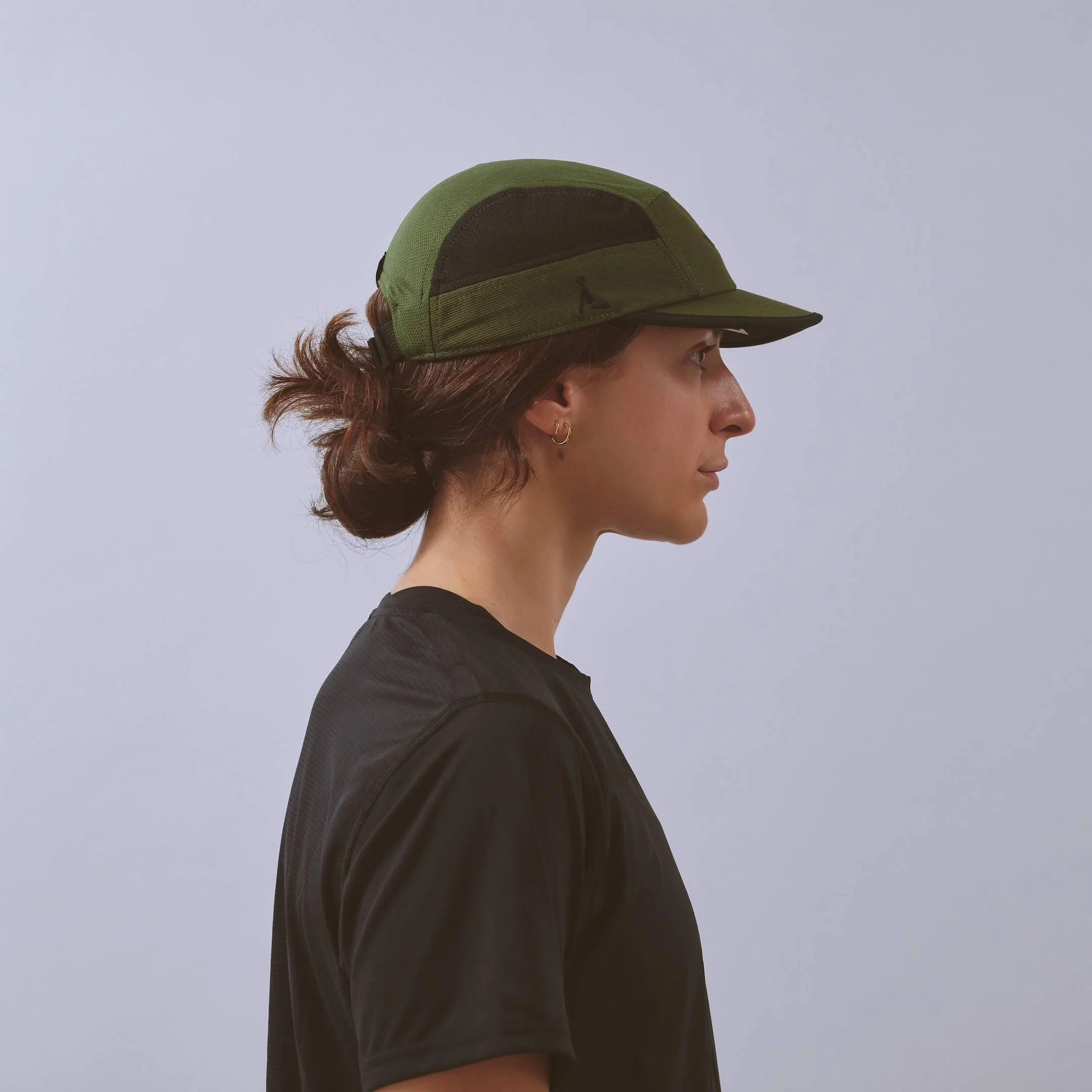 vaga-club-cap-running-cap-utilitygreen-black-model-profile.jpg