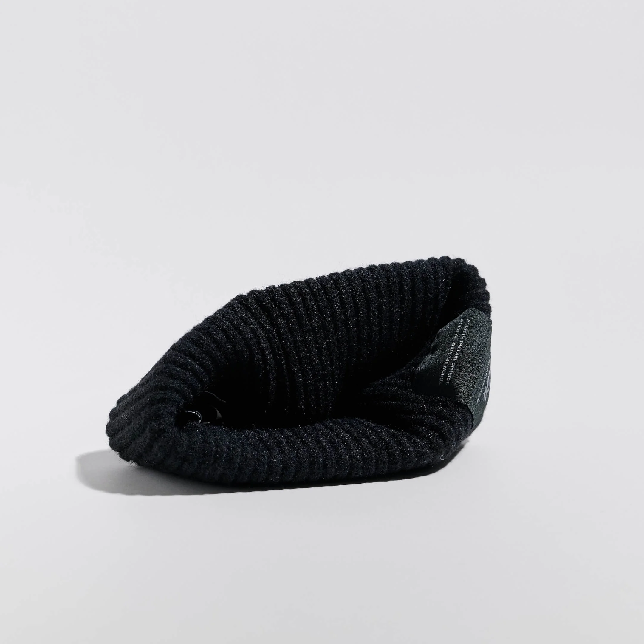 vaga-midweight-running-beanie-black-inside.jpg