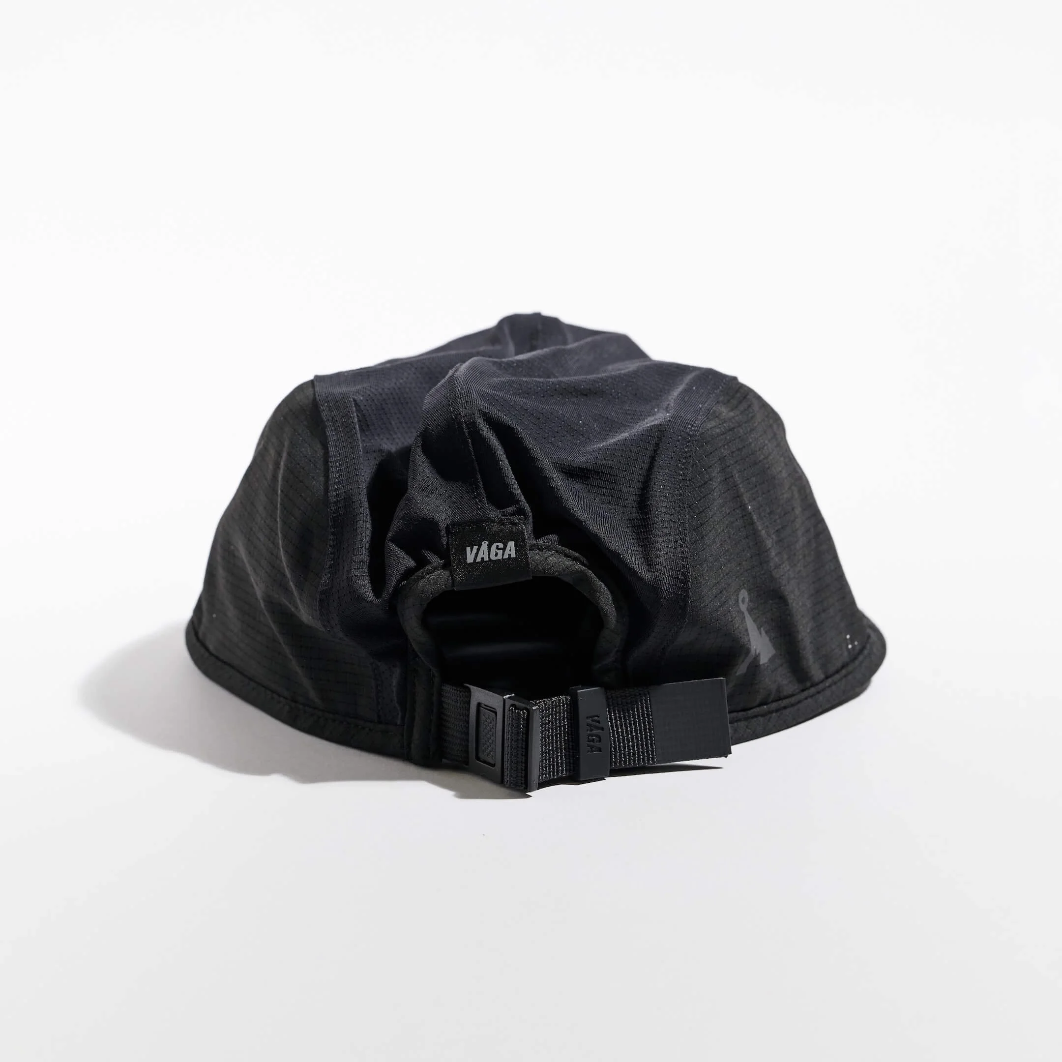 vaga-transit-lite-cap-unstructured-running-cap-black-back.jpg