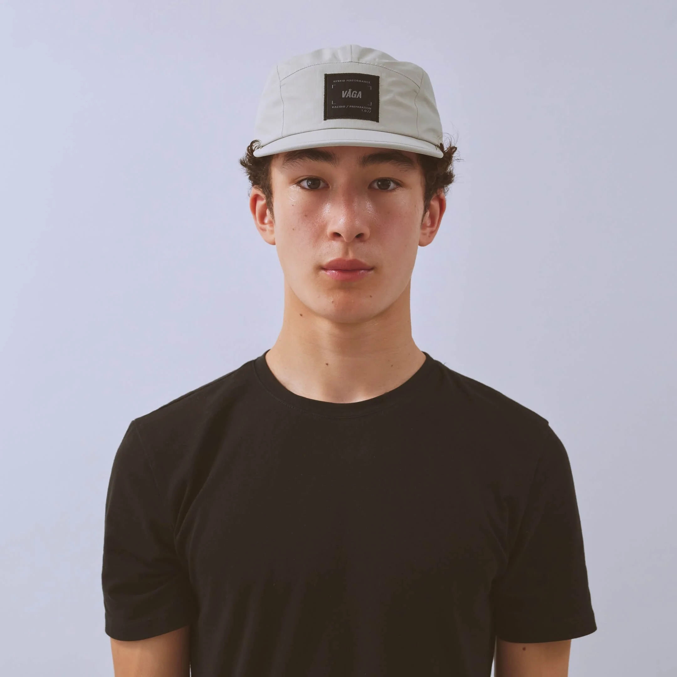 vaga-waterproof-fell-cap-running-cap-stone-model-front.jpg