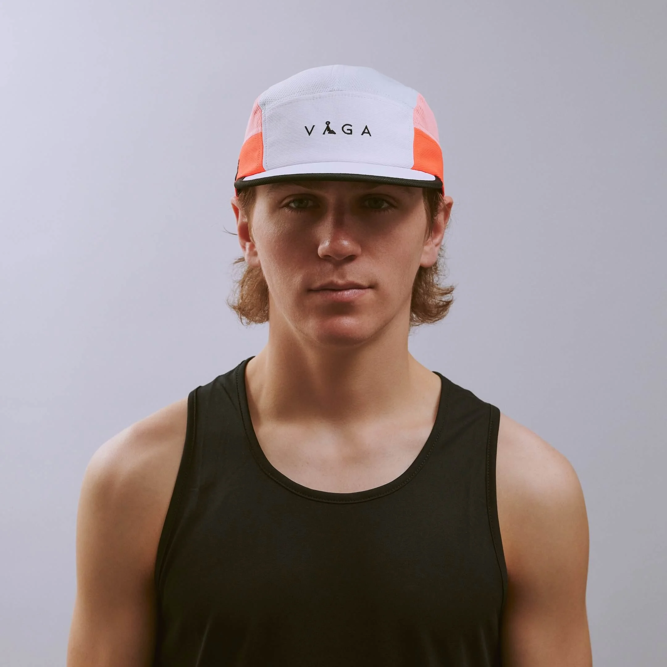 vaga-club-cap-running-cap-White-Coral-NeonPeach-e-model-front.jpg