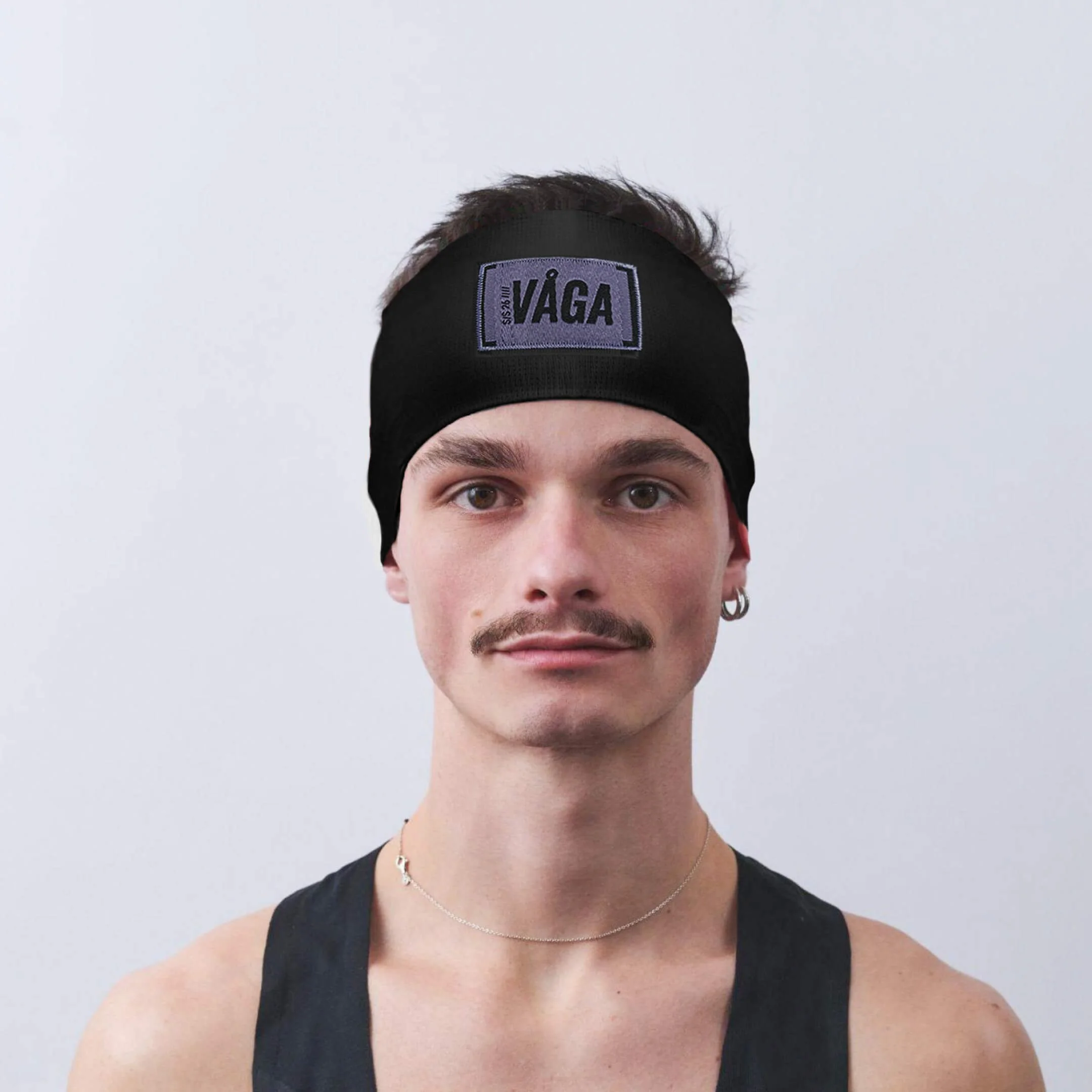 vaga-lightweight-mesh-running-headband-black-model-front-alt.jpg