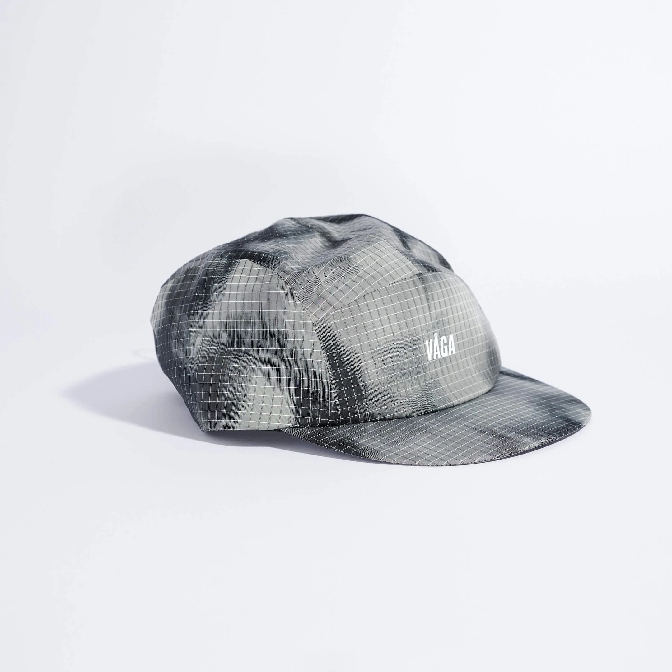 vaga-night-club-reflective-running-cap-black-grey-angle.jpg
