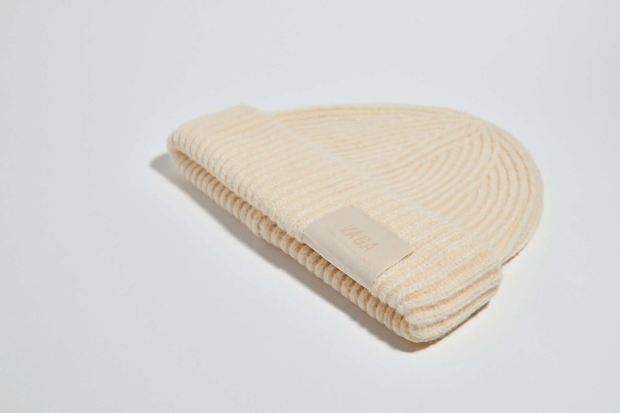 Shop Midweight Beanie in Ecru | VÅGA