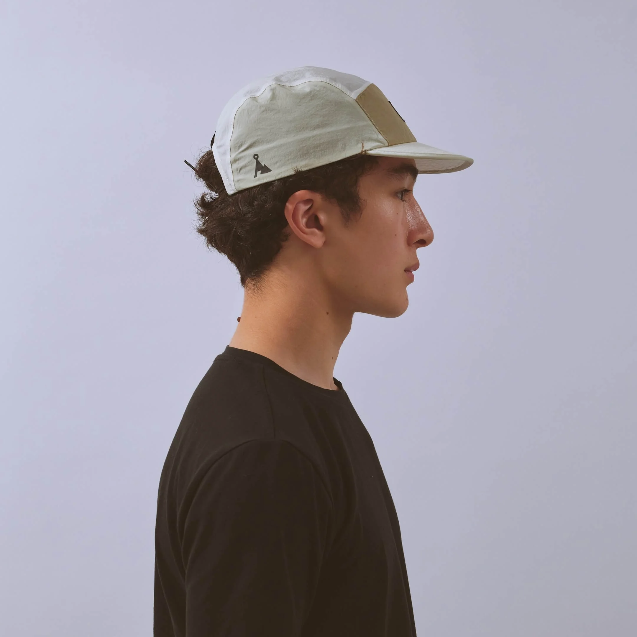 vaga-pacer-running-cap-dustgrey-taupe-model-profile.jpg