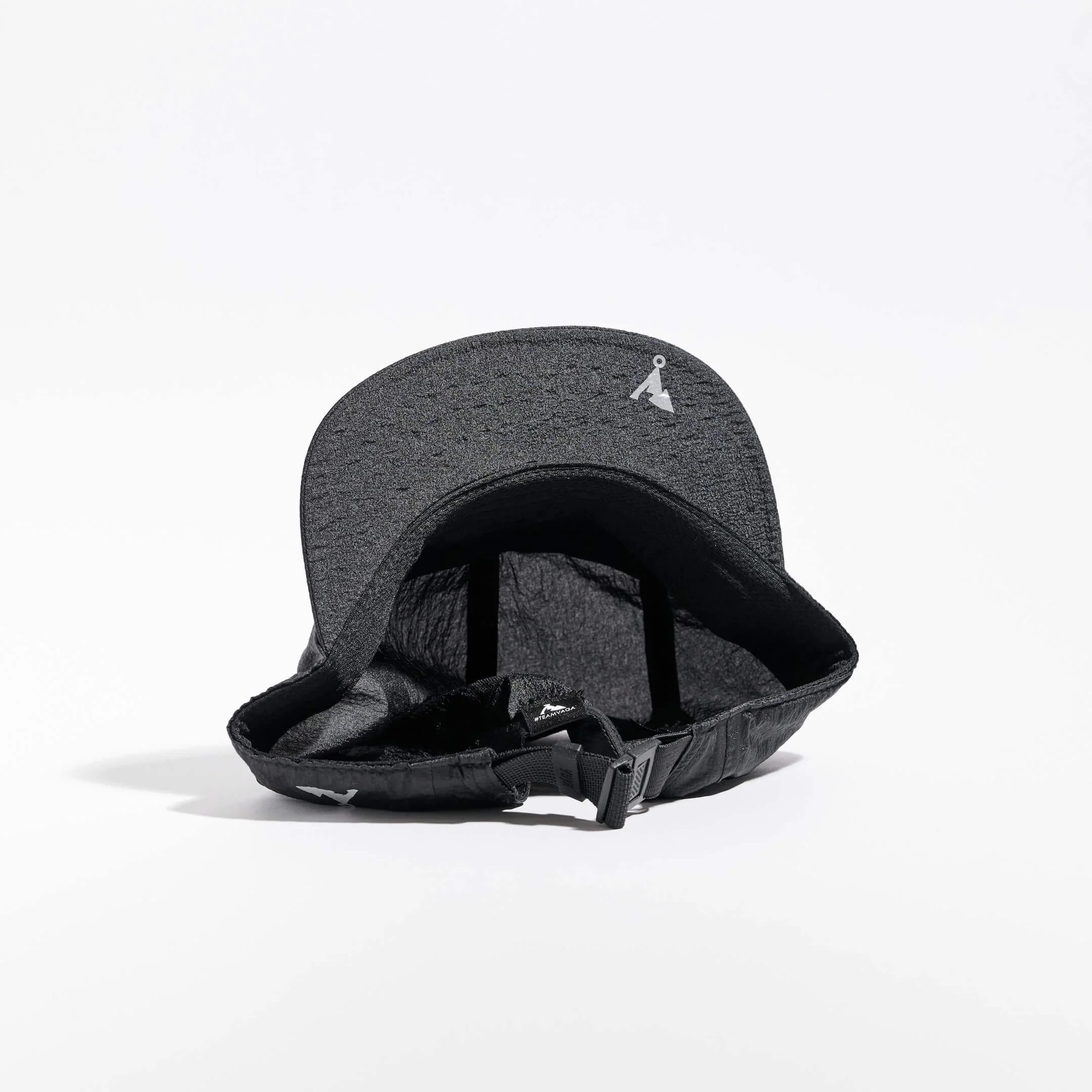 vaga-wind-resistant-cap-running-cap-stormblack-underneath.jpg