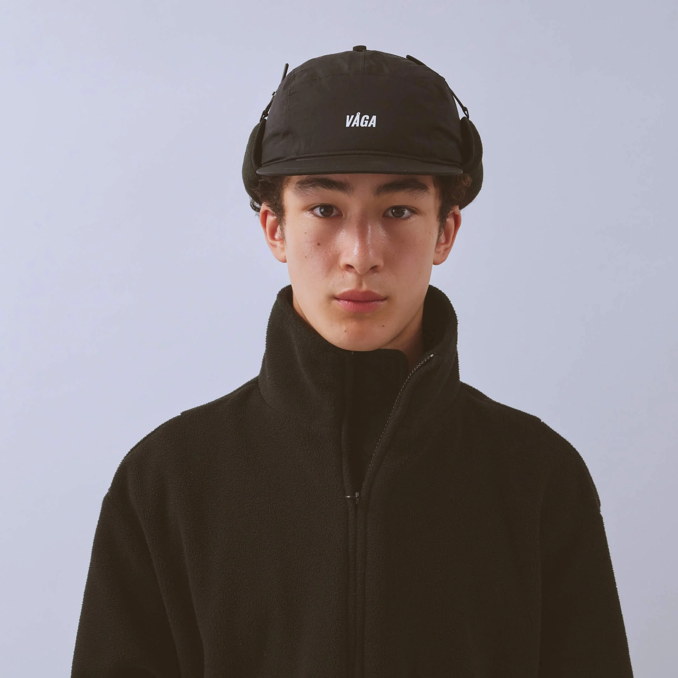 vaga-padded-hiker-cap-black-model-front-up.jpg