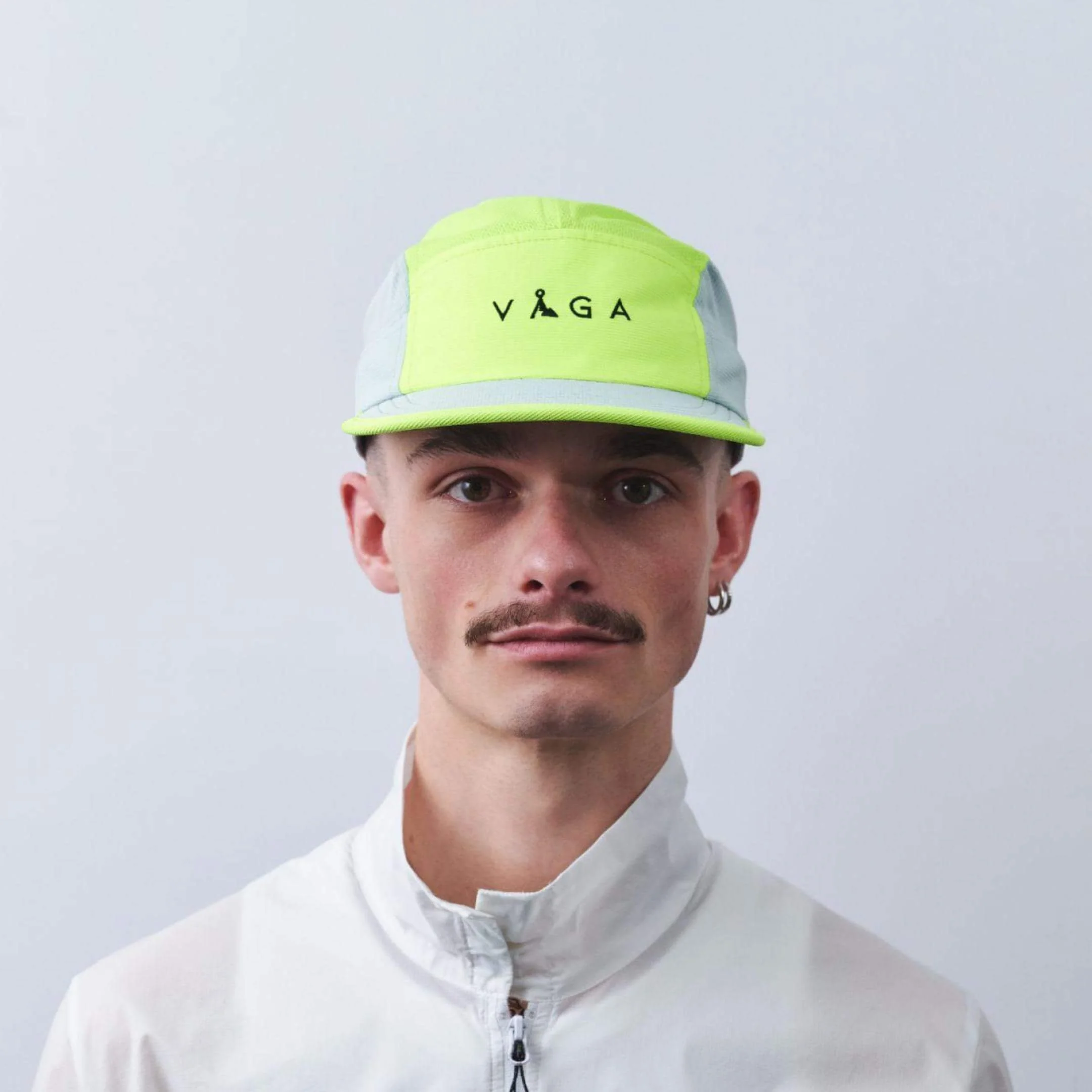 vaga-club-cap-running-cap-Mint-NeonYellow-model-front.jpg