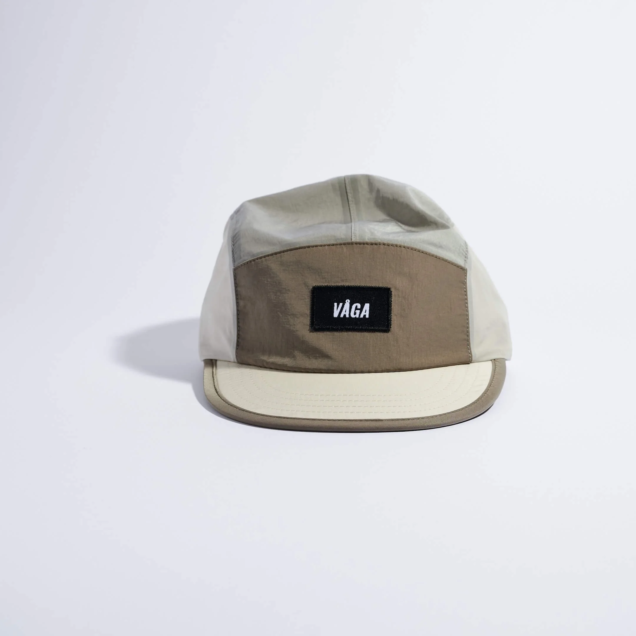 vaga-pacer-cap-running-cap-dustgrey-taupe-front.jpg