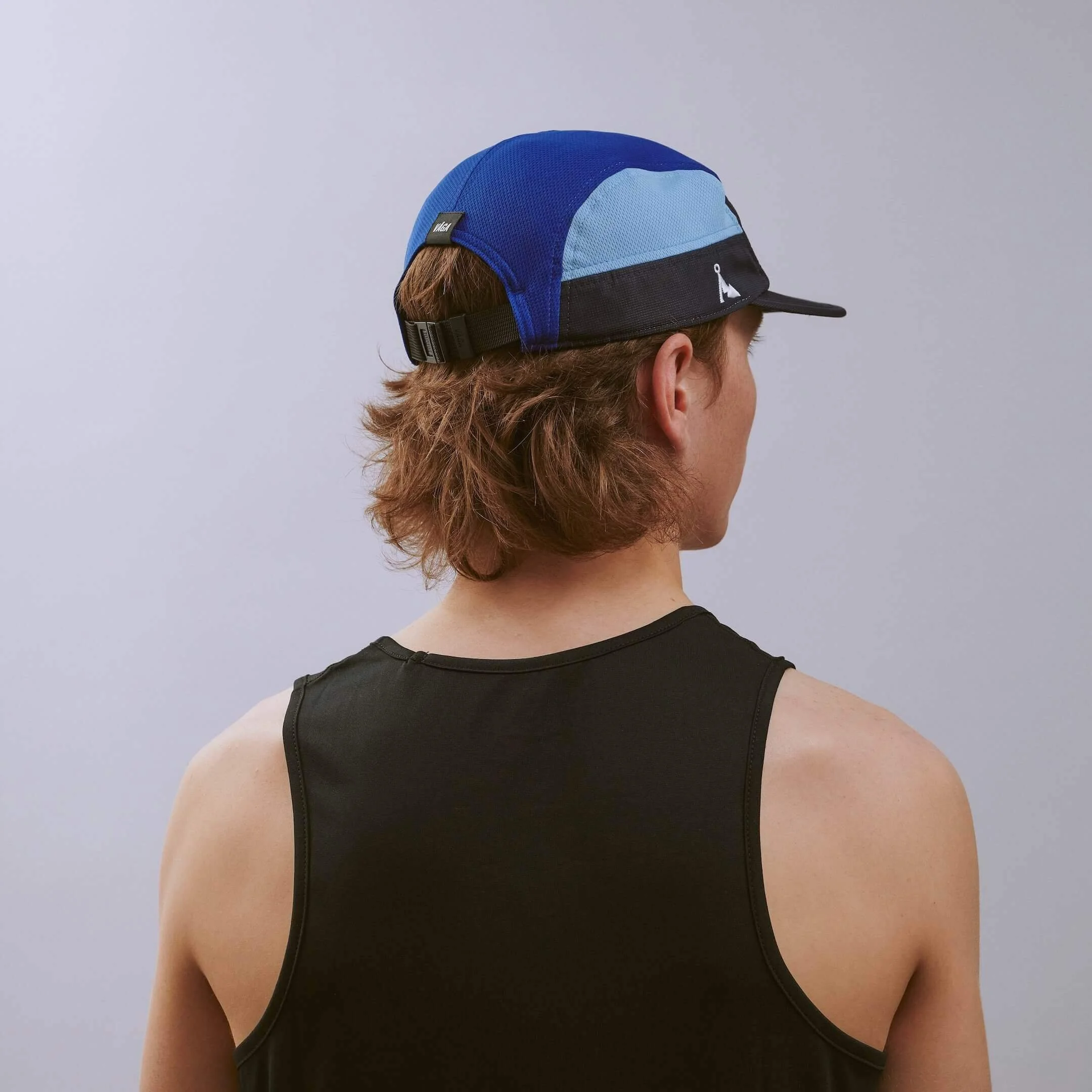 vaga-club-cap-running-cap-bluebird-model-angle.jpg