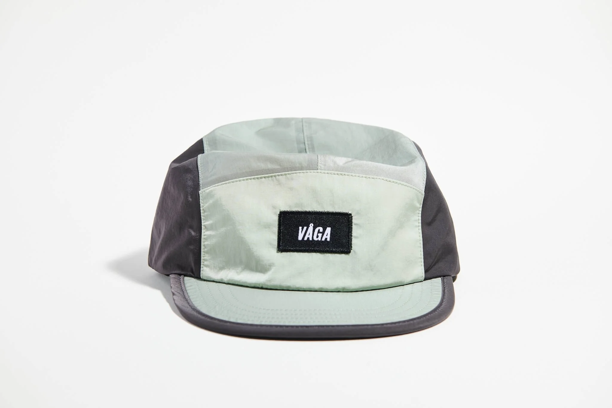 våga-pacer-cap-sage-green-charcoal-mint-green-front.jpg