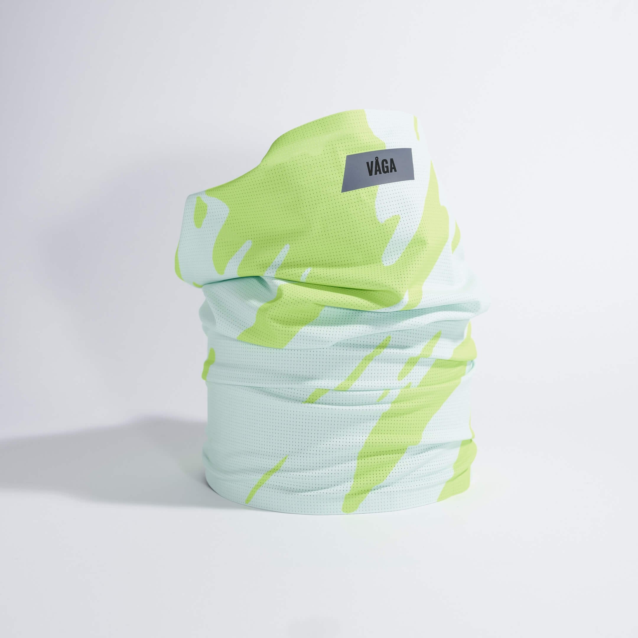 vaga-lightweight-mesh-running-neck-gaiter-mint-yellow-stood.jpg