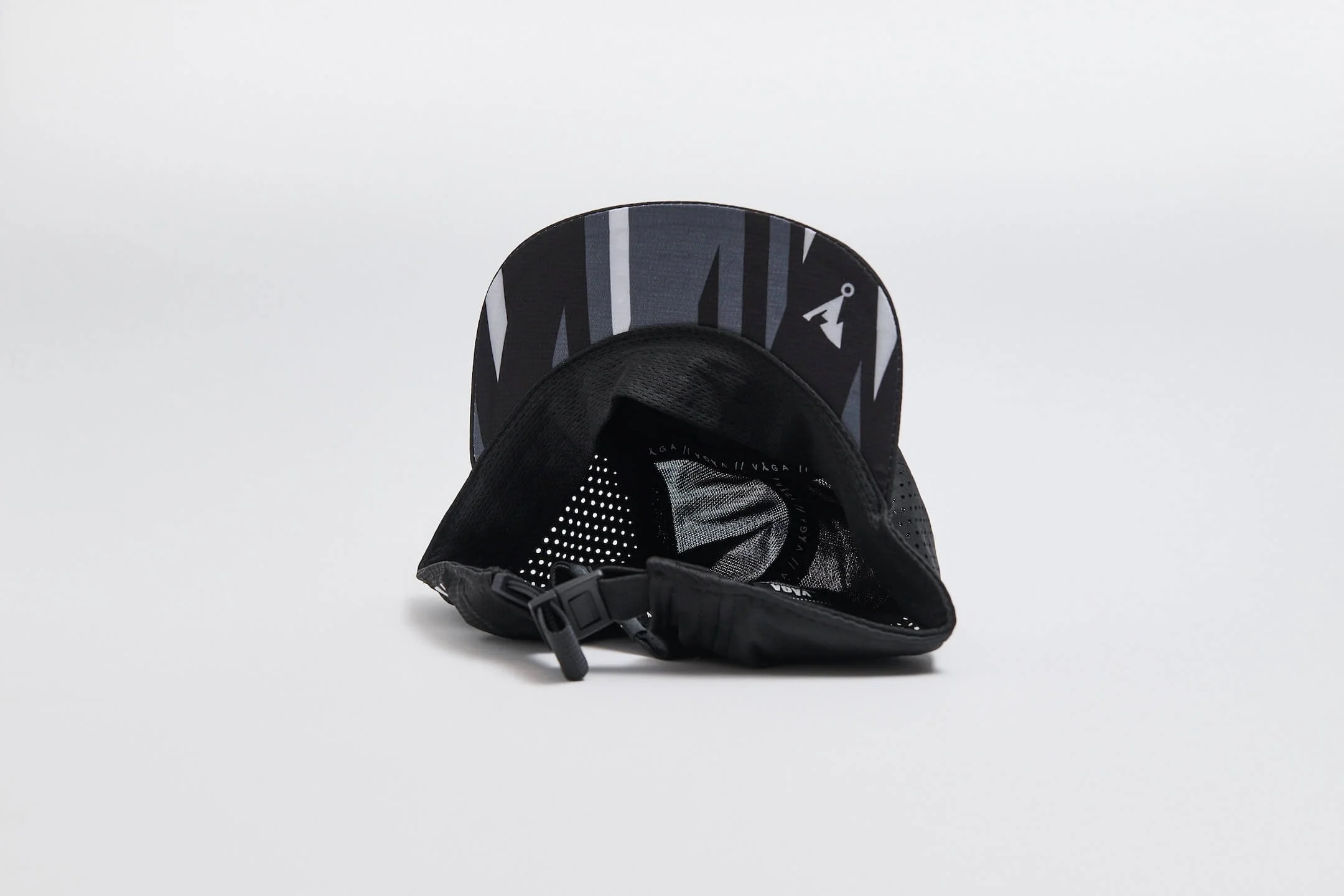 vaga-feather-racing-cap-running-hat-stormblack-2.jpg