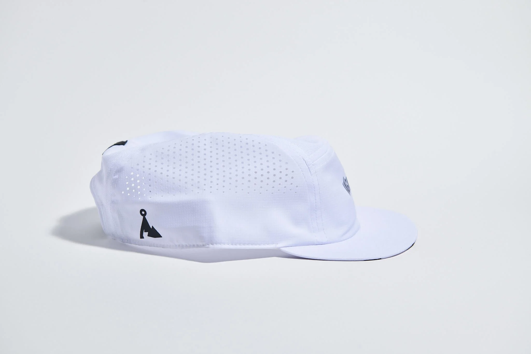 våga-feather-racing-cap-white-mist-grey-black-side.jpg