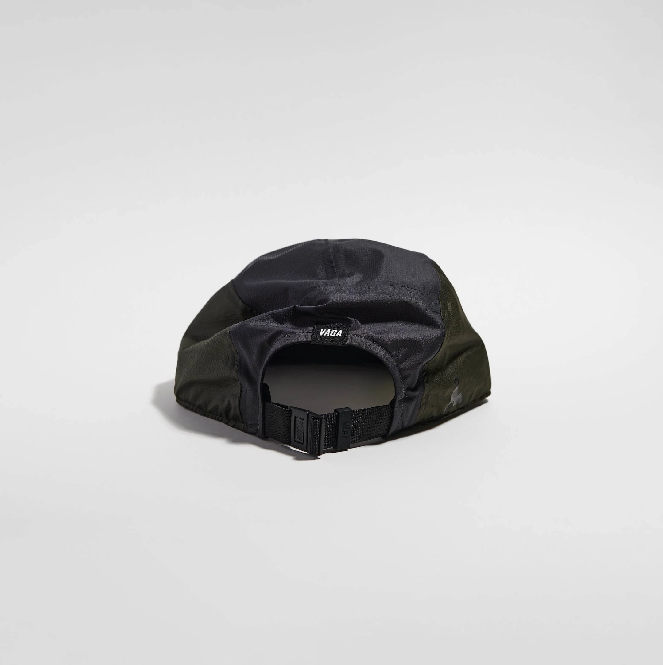 vaga-feather-light-cap-running-cap-charcoal-back.jpg