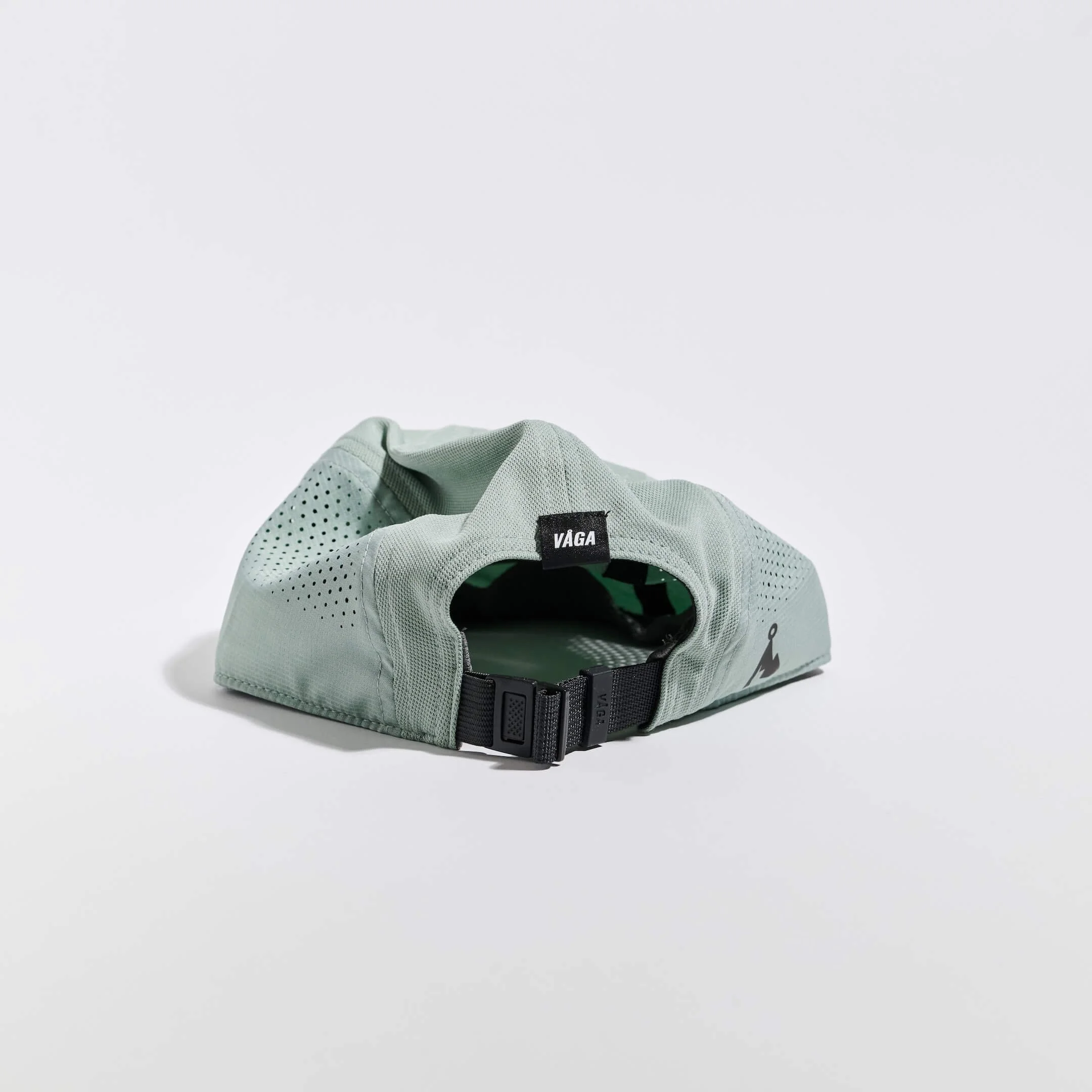 vaga-feather-racing-cap-sagegreen-back.jpg