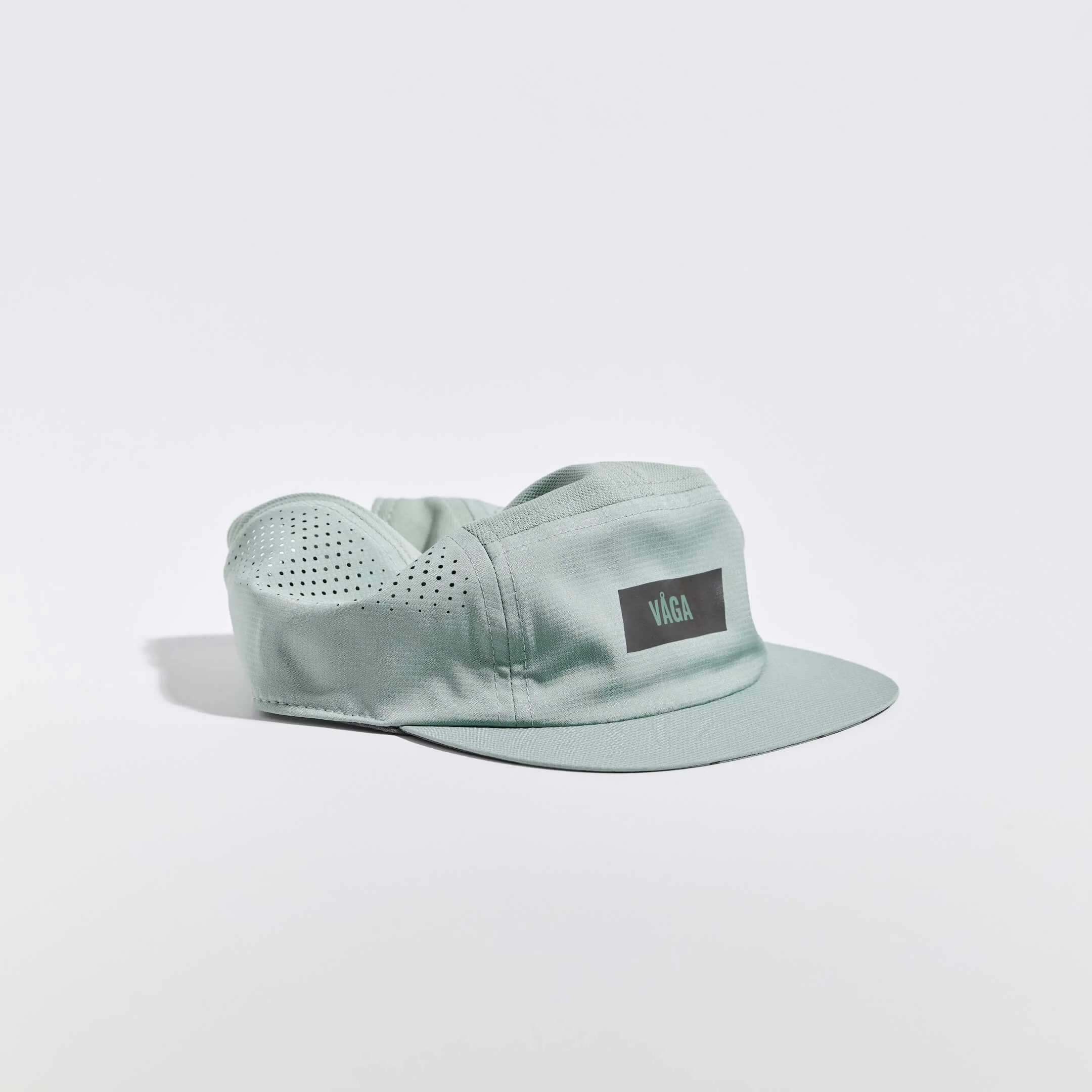 vaga-feather-racing-cap-sagegreen-front-angle.jpg