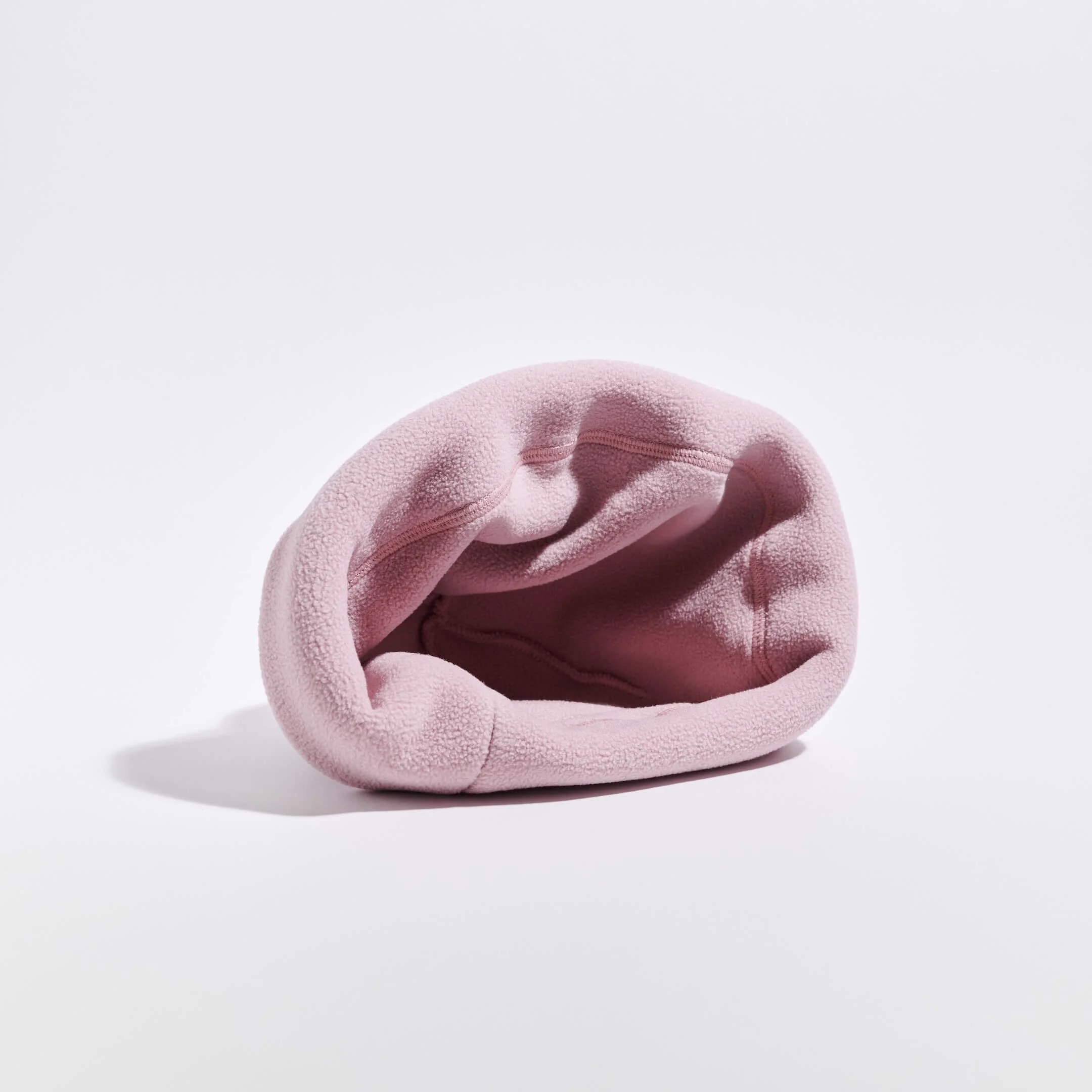 vaga-fleece-beanie-running-hat-duskyrose-underneath.jpg