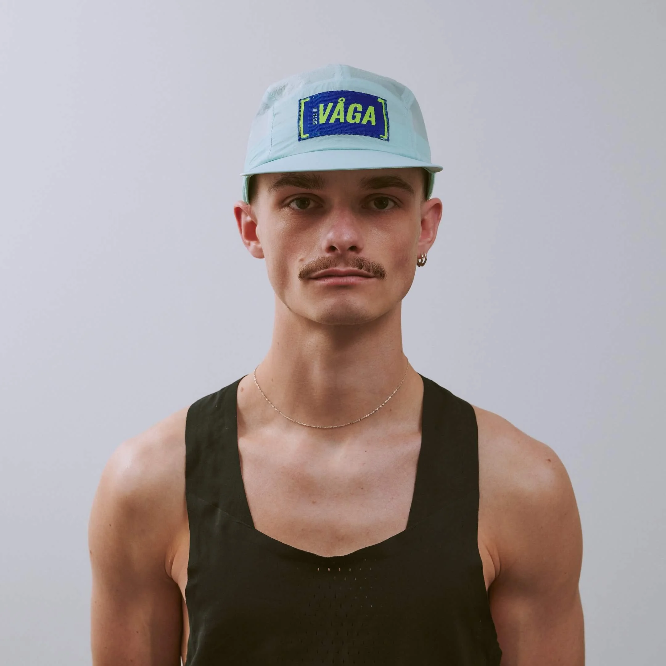 vaga-feather-edge-cap-racing-cap-mint-r-model-front.jpg
