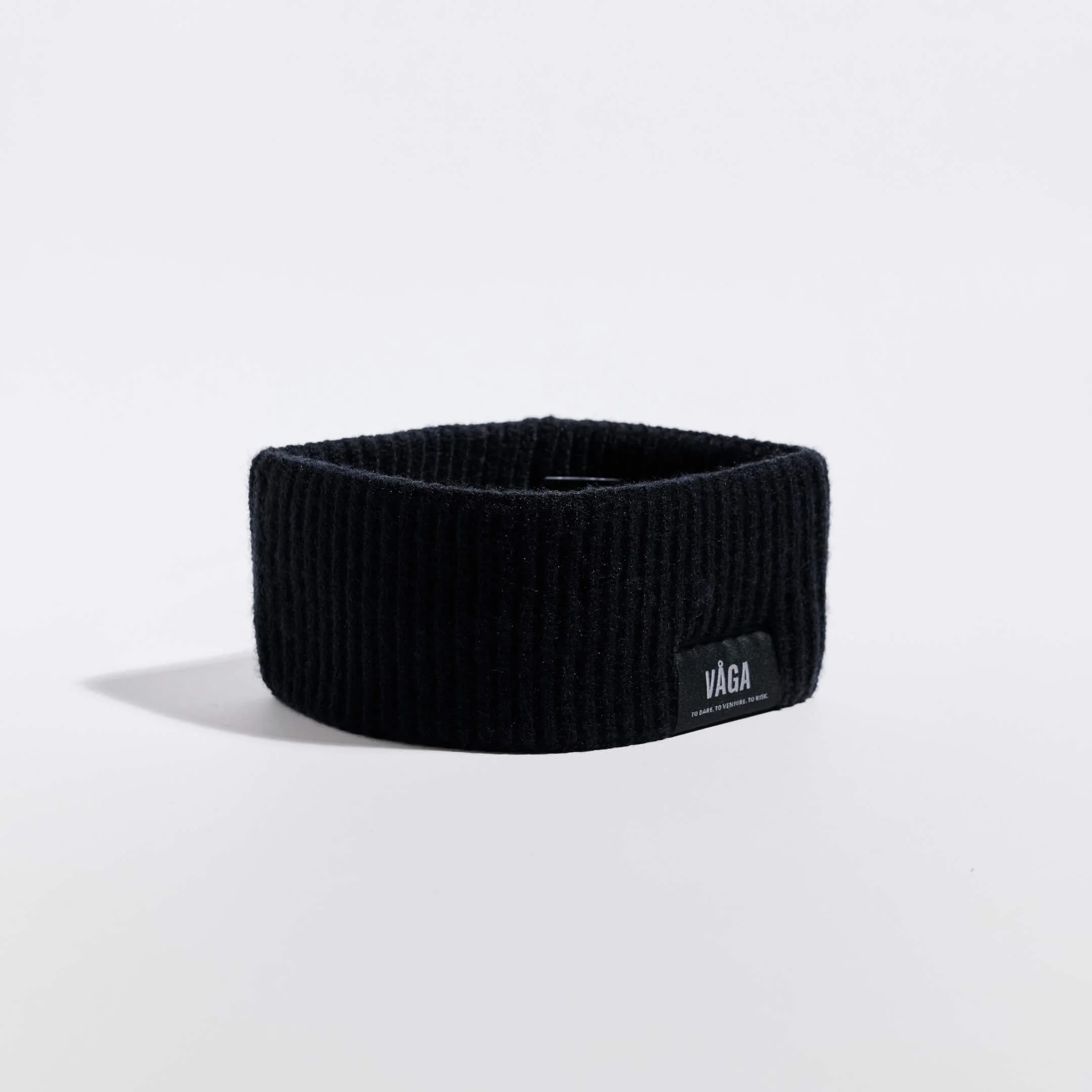 vaga-midweight-running-headband-black-stood.jpg