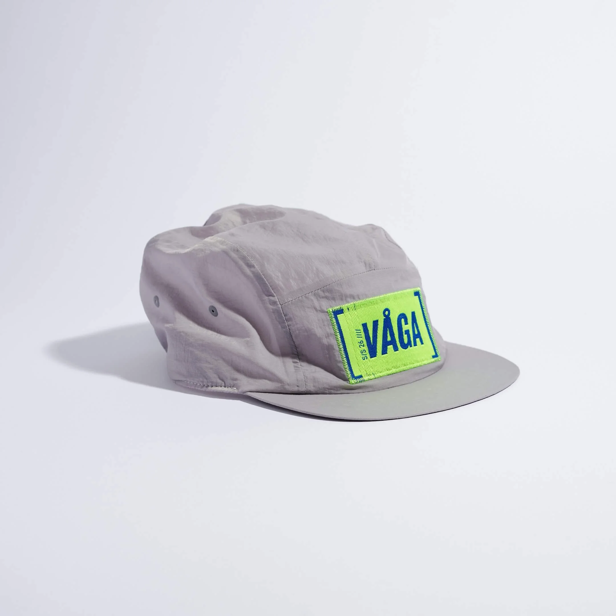 vaga-feather-edge-cap-racing-cap-grey-angle.jpg