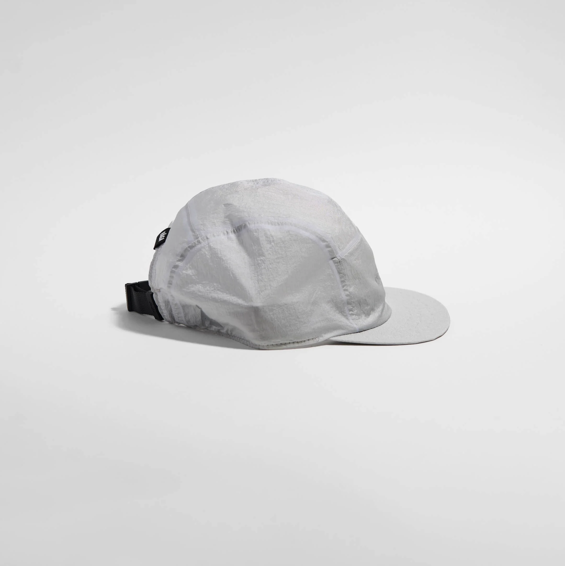 vaga-wind-resistant-cap-running-cap-light-grey-side.jpg