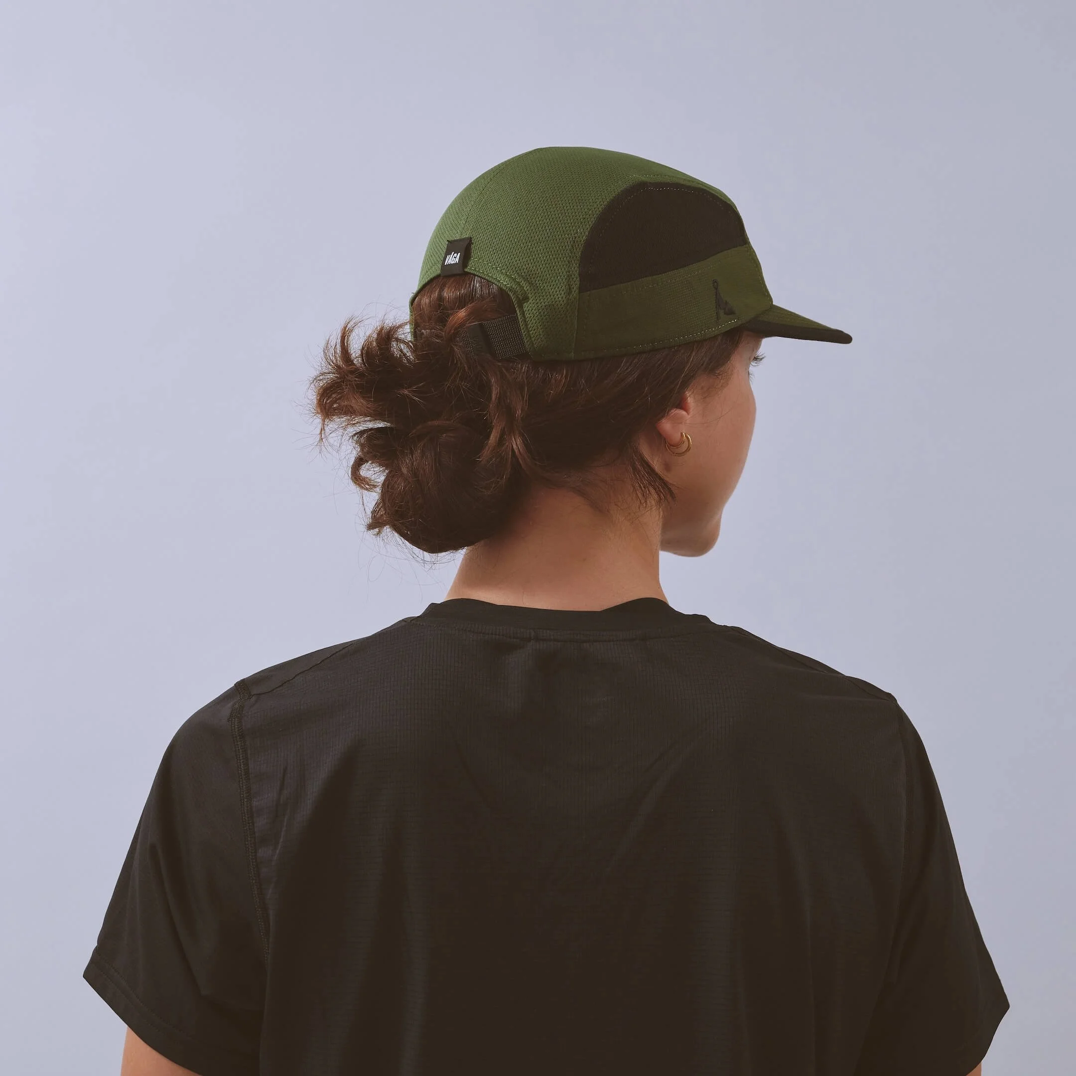 vaga-club-cap-running-cap-utilitygreen-black-model-back-angle.jpg