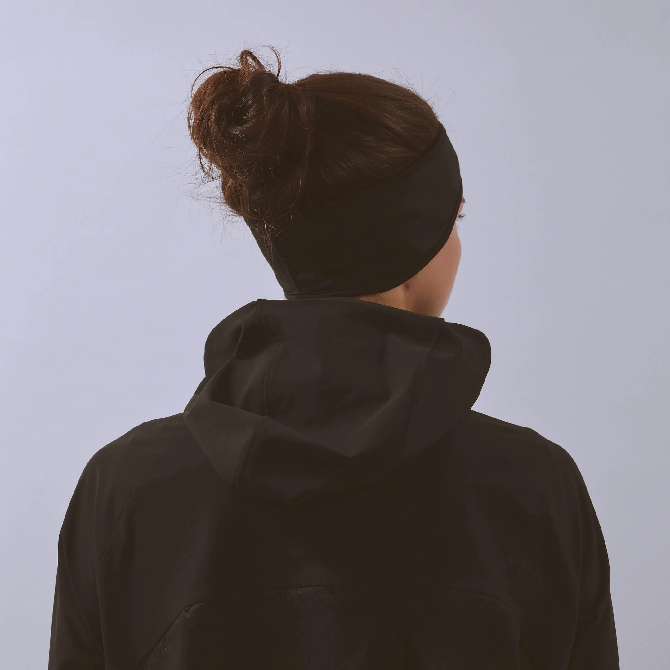 vaga-performance-running-headband-black-model-back-angle.jpg