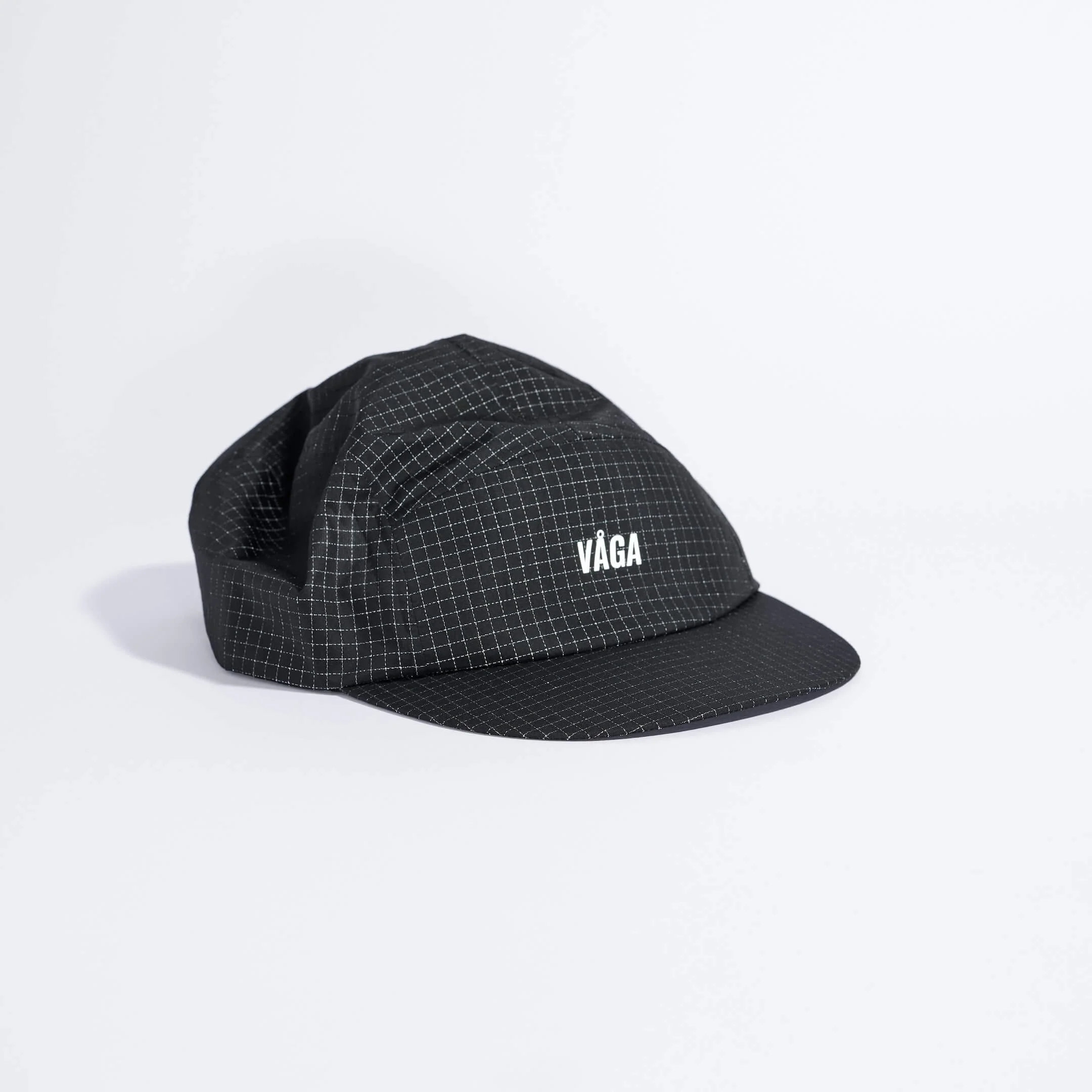 vaga-night-club-reflective-running-cap-black-angle.jpg