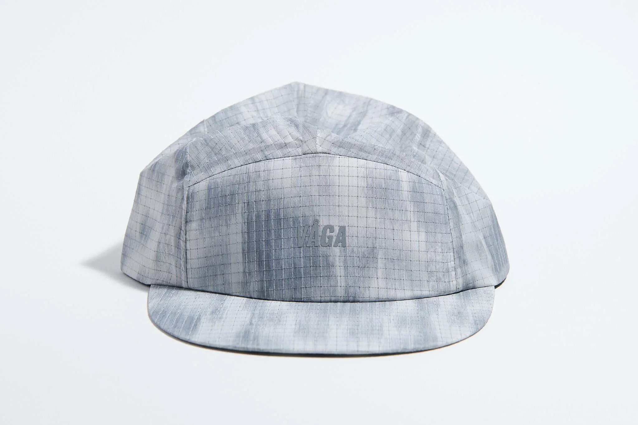 våga-night-club-cap-light-grey-silver-front.jpg