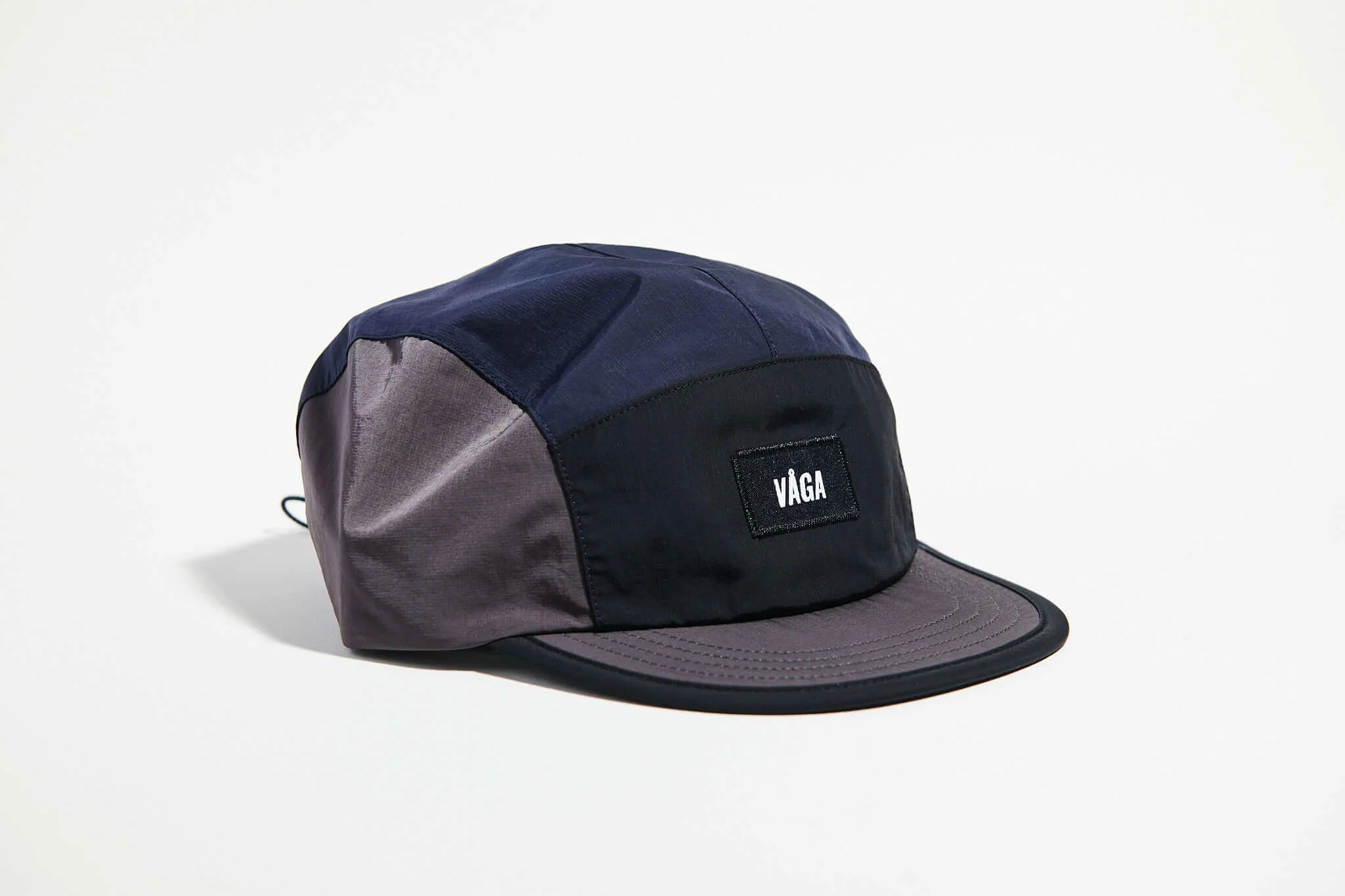 våga-pacer-cap-navy-blue-charcoal-black-angle.jpg