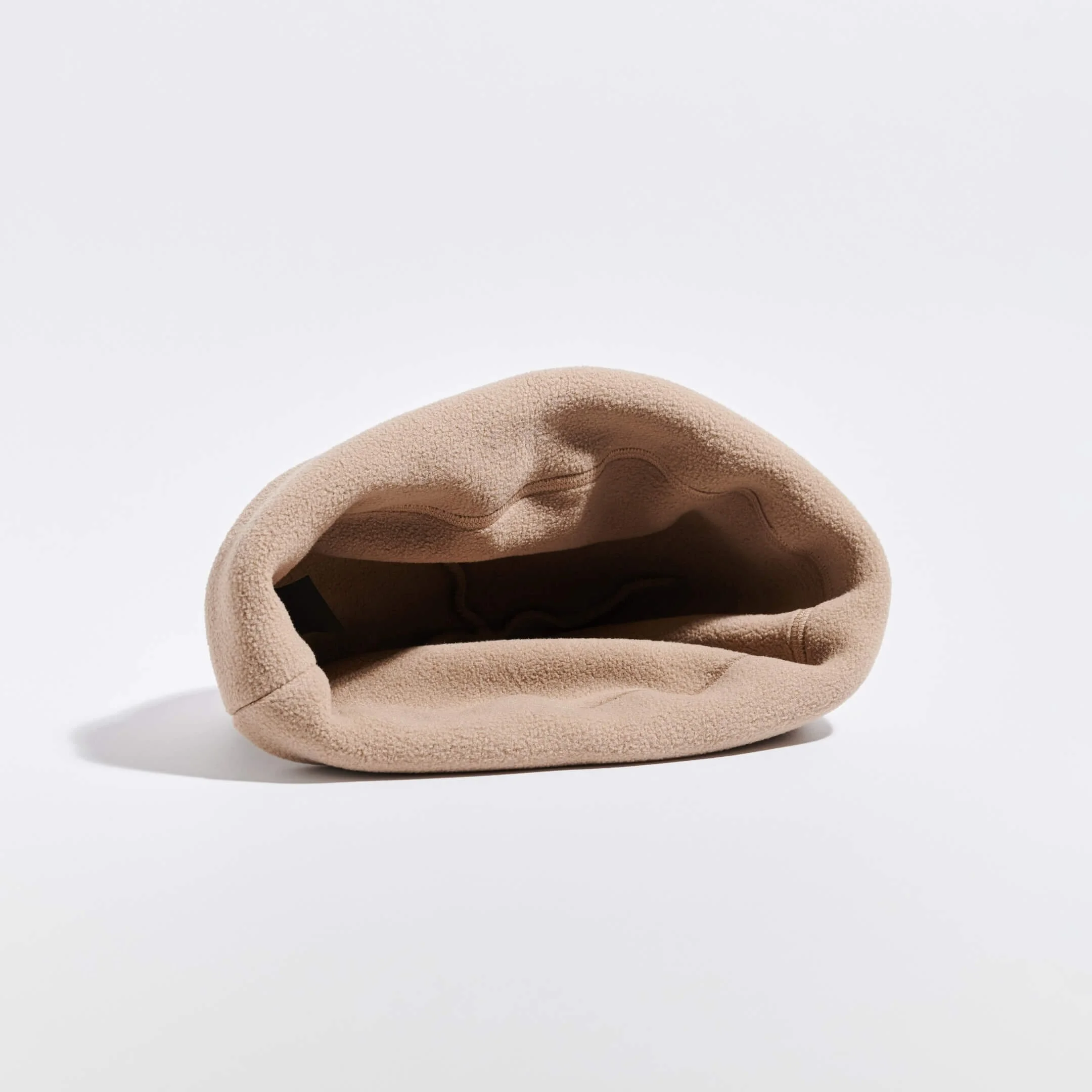 vaga-fleece-beanie-running-hat-taupe-underneath.jpg