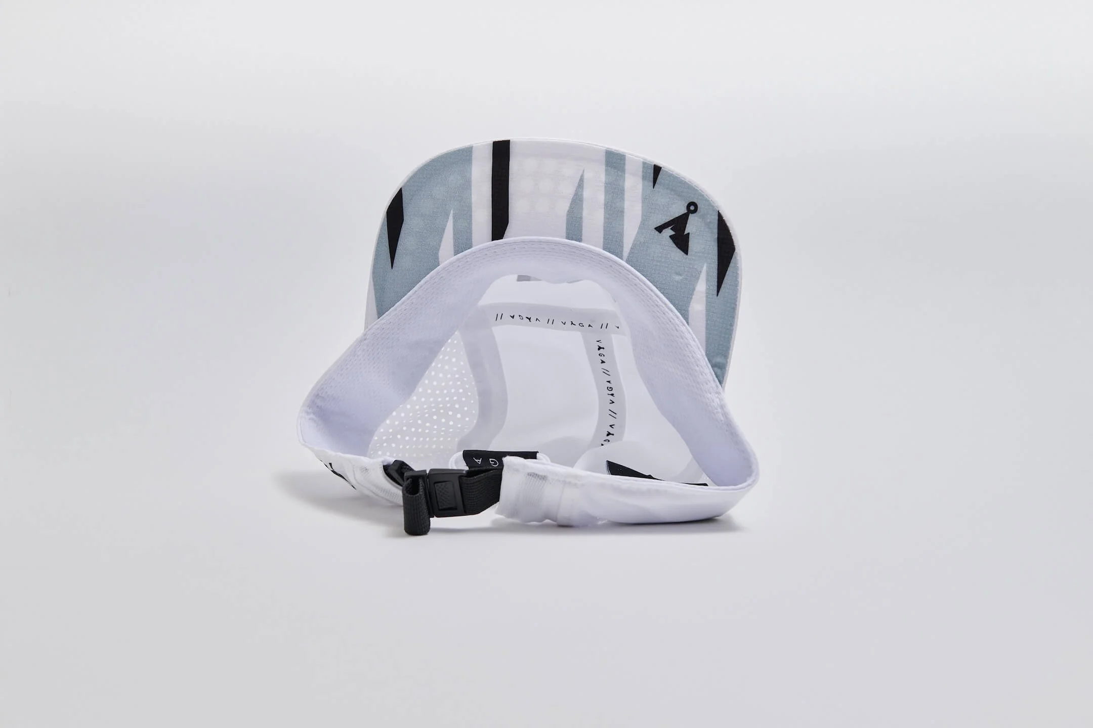 vaga-feather-racing-cap-running-hat-white-mistgrey-black-2.jpg