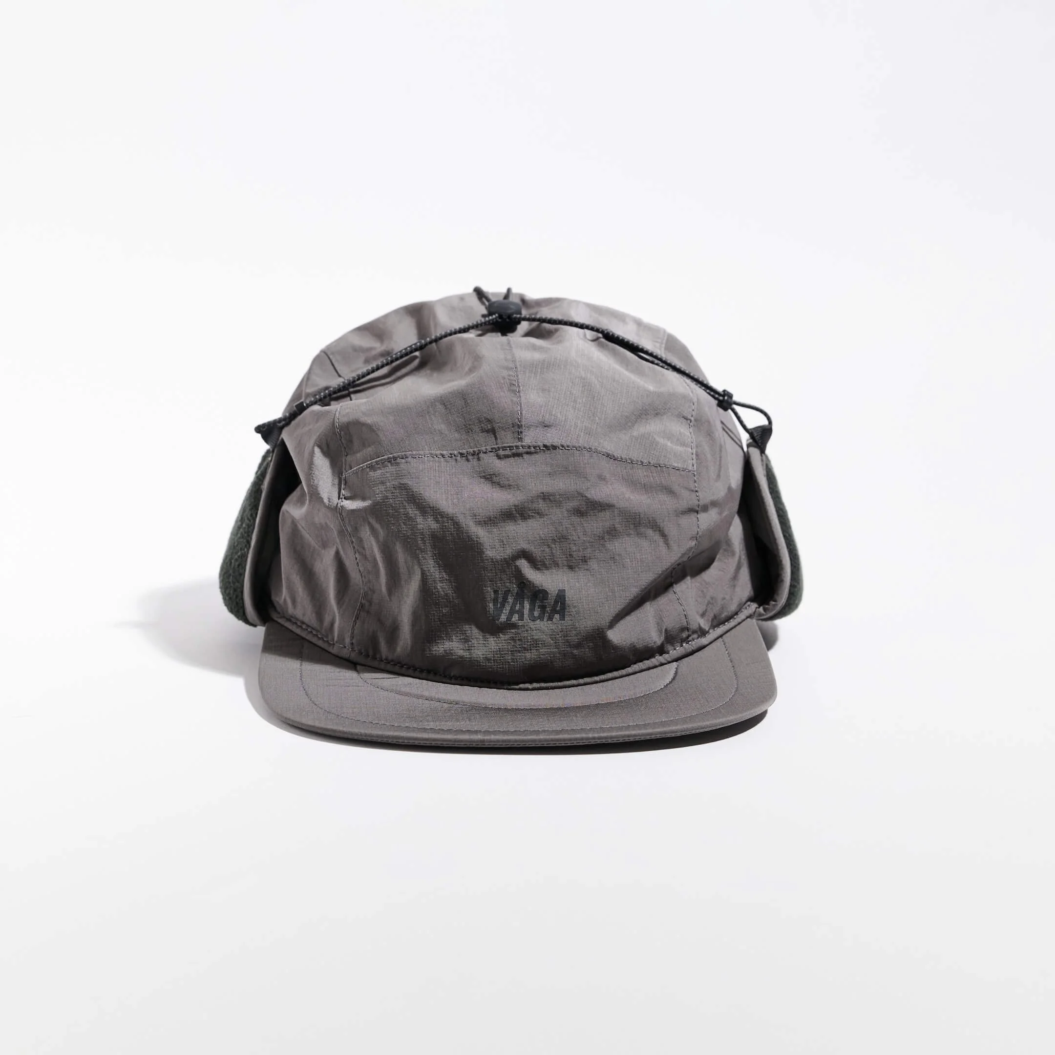 vaga-padded-hiker-cap-midgrey-front-fastened.jpg