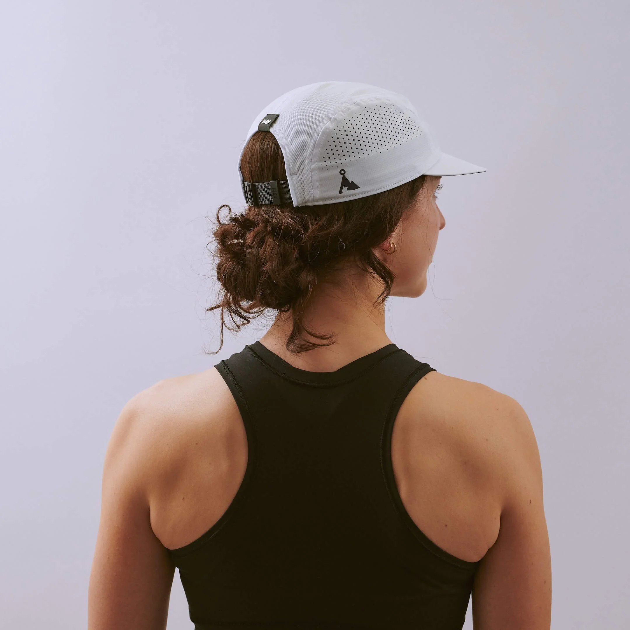 vaga-feather-racing-cap-white-l-model-angle.jpg