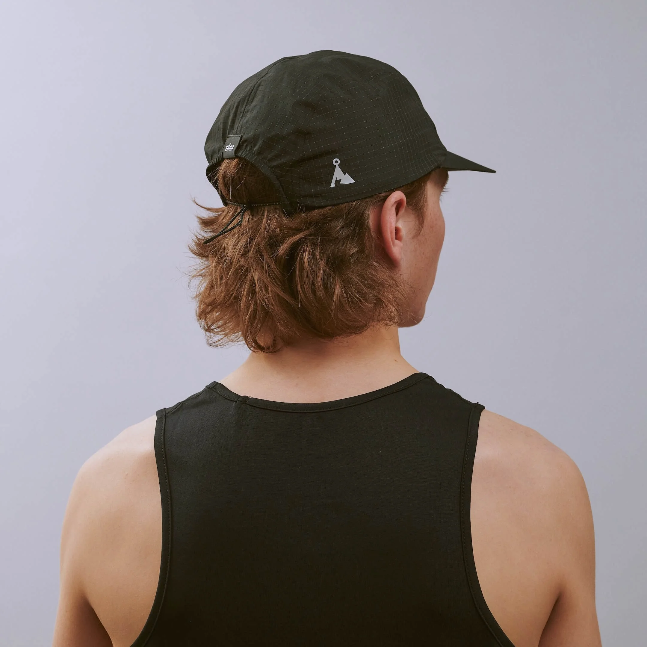 vaga-night-club-reflective-running-cap-black-e-model-angle-alt.jpg