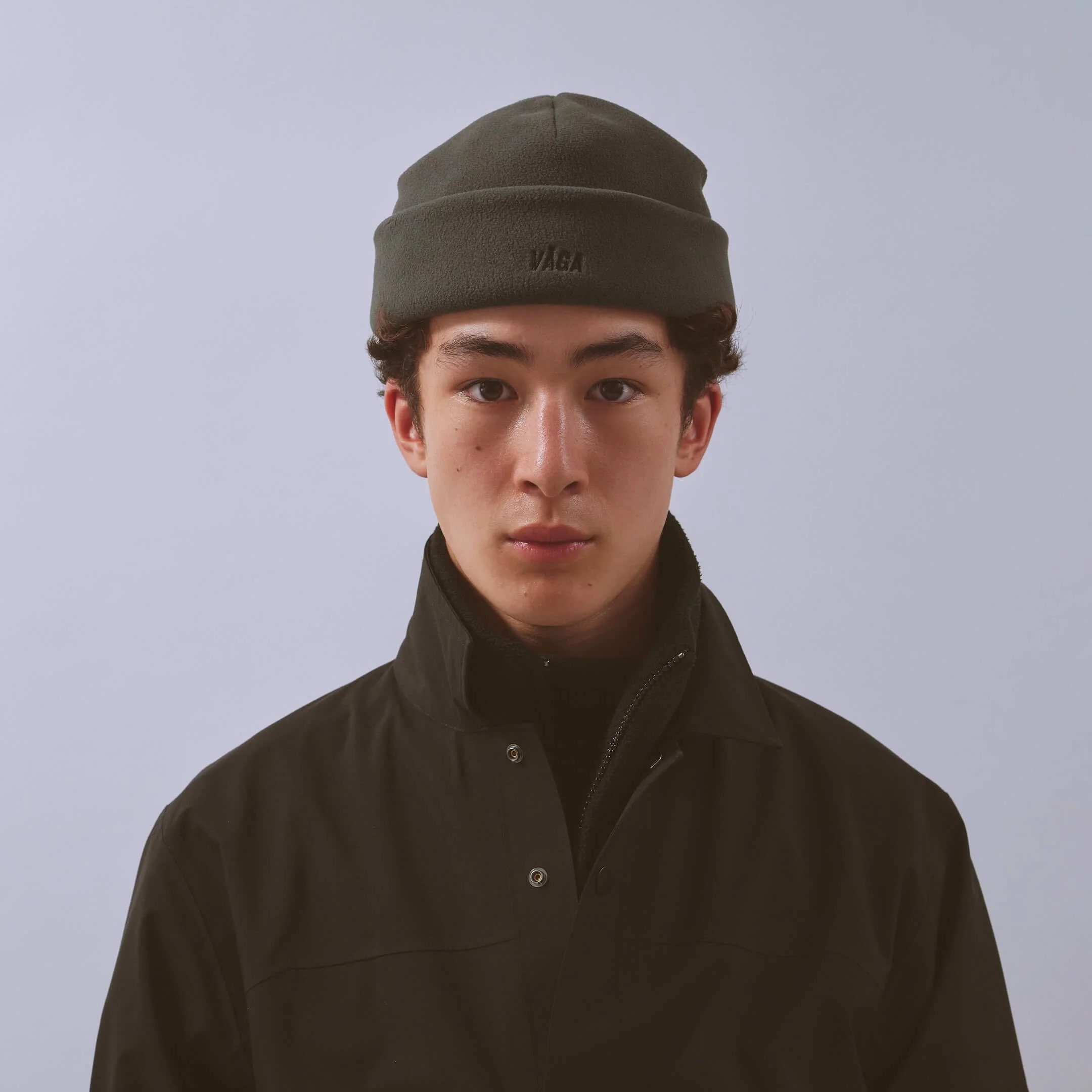 vaga-fleece-beanie-running-hat-charcoal-model-front.jpg