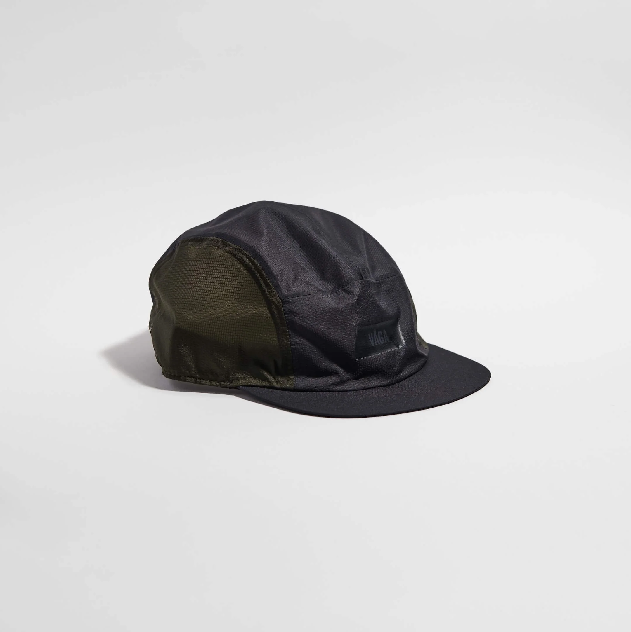 vaga-feather-light-cap-running-cap-charcoal-angle.jpg
