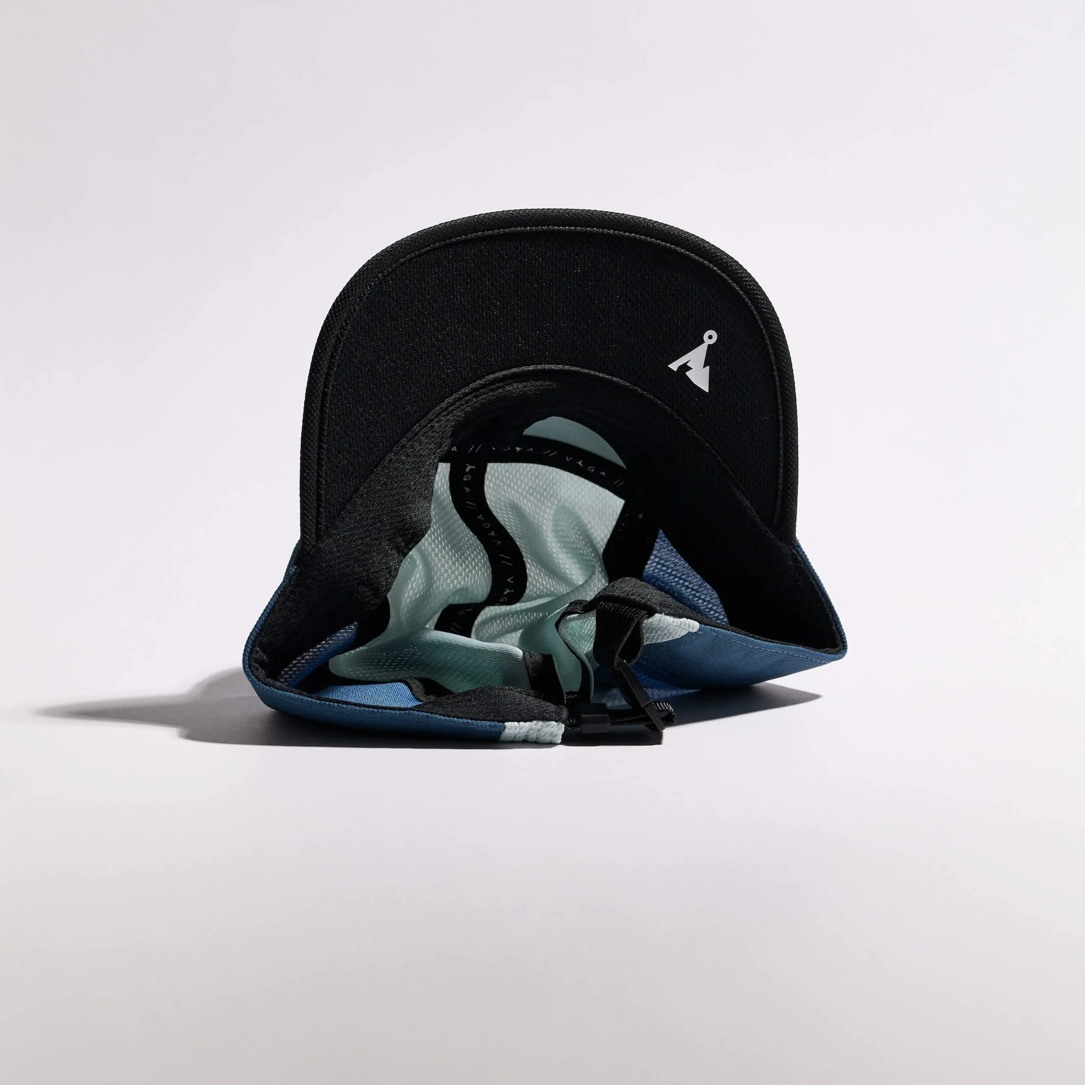 vaga-club-cap-running-cap-Mint-Teal-Black-underside.jpg
