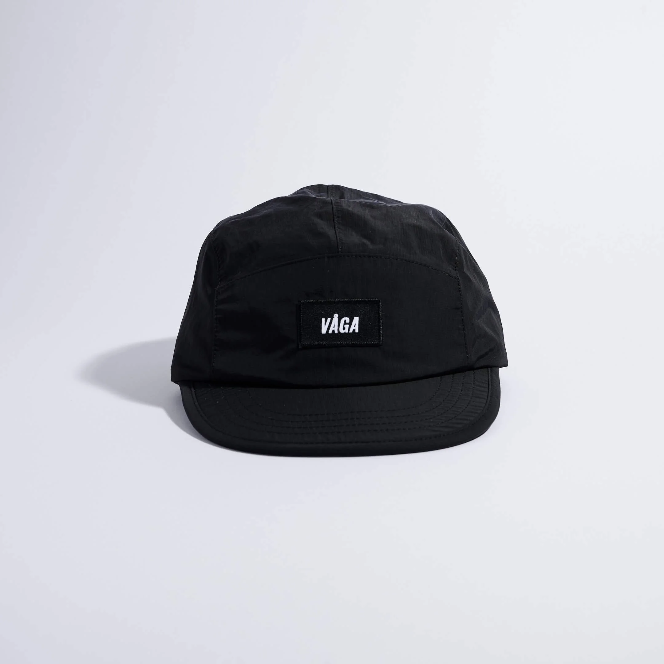 vaga-pacer-cap-running-cap-black-front.jpg