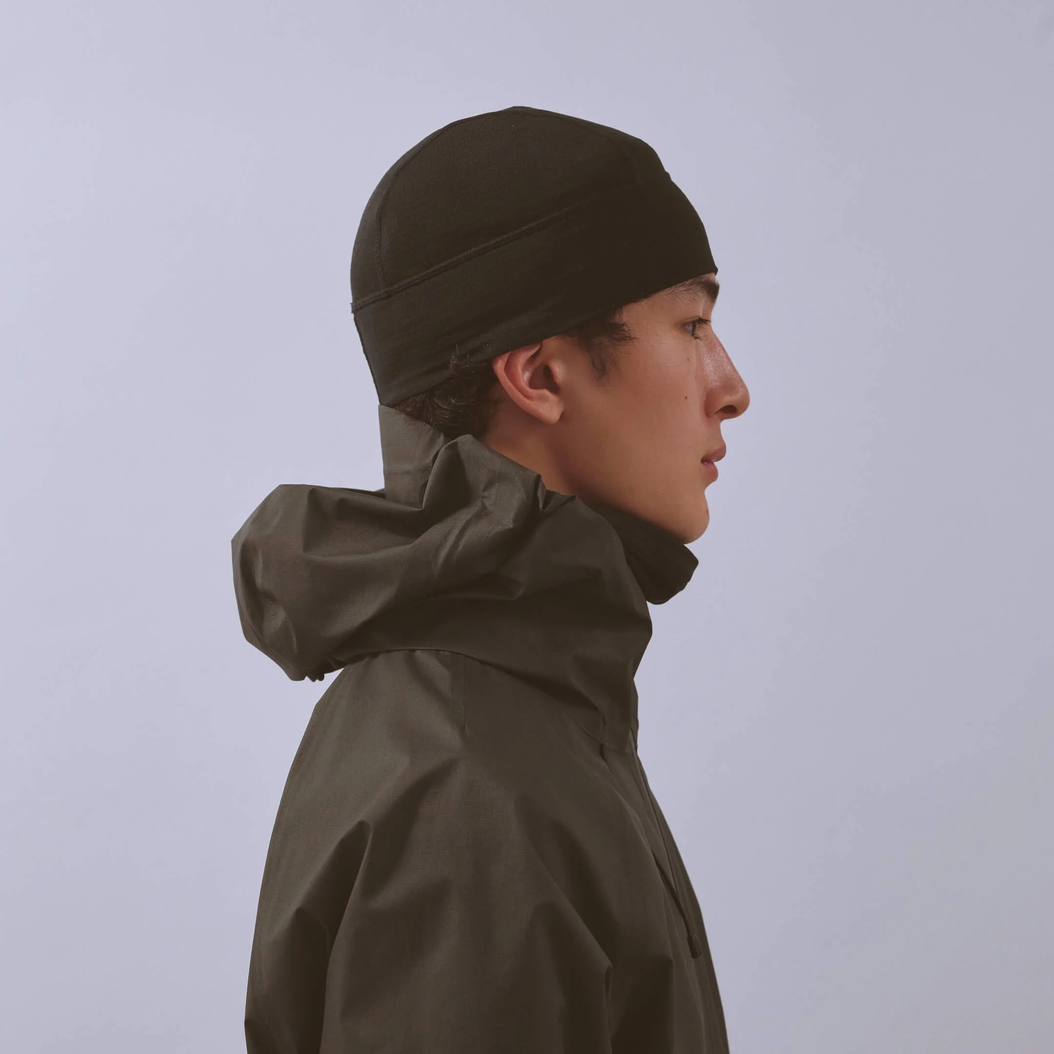 vaga-summit-performance-skull-cap-running-beanie-black-model-profile.jpg