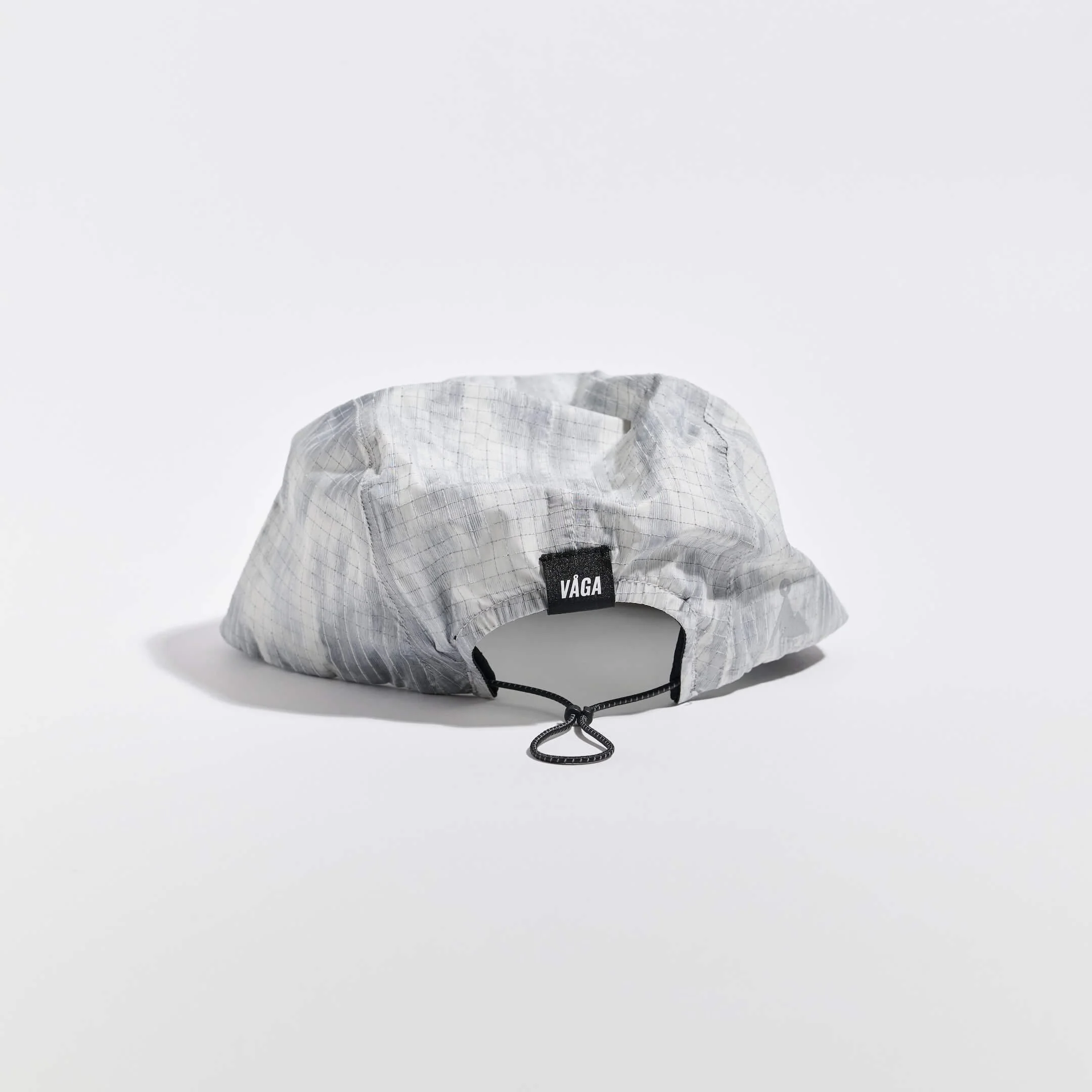 vaga-night-club-running-cap-lightgrey-silver-back.jpg