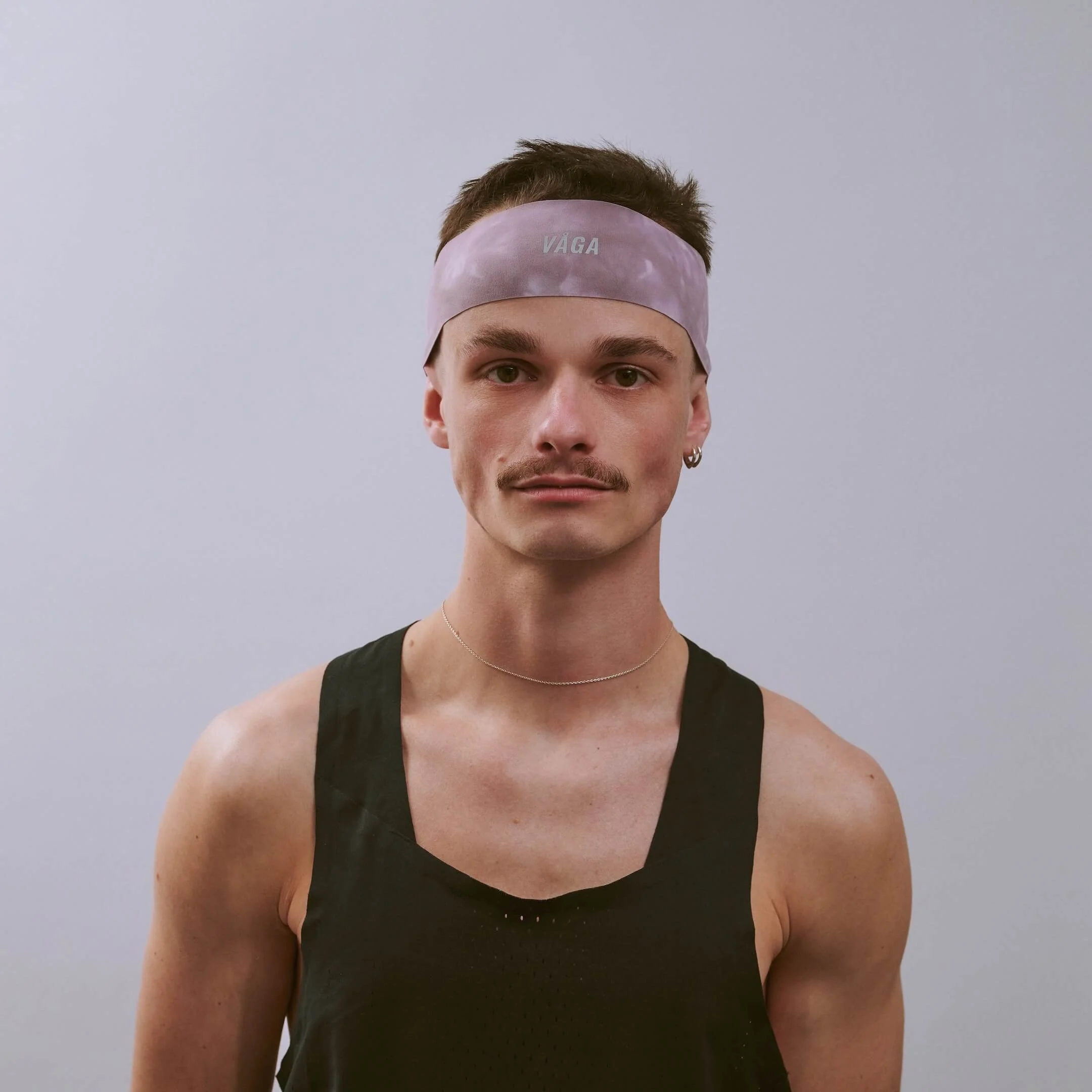 vaga-tie-dye-running-headband-purple-pink-offwhite-r-model-front-alt.jpg