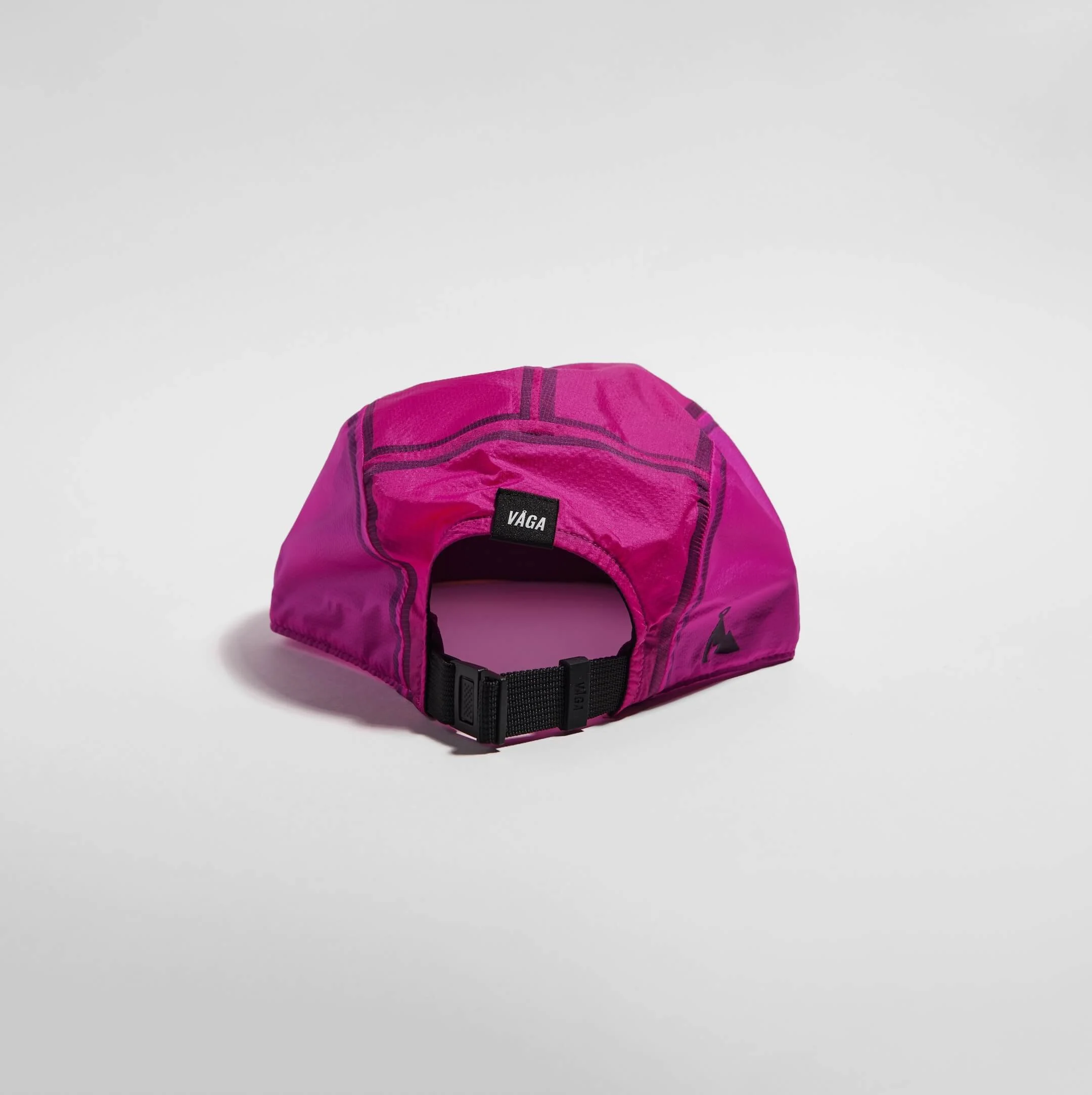 vaga-feather-light-cap-running-cap-fuschia-back.jpg