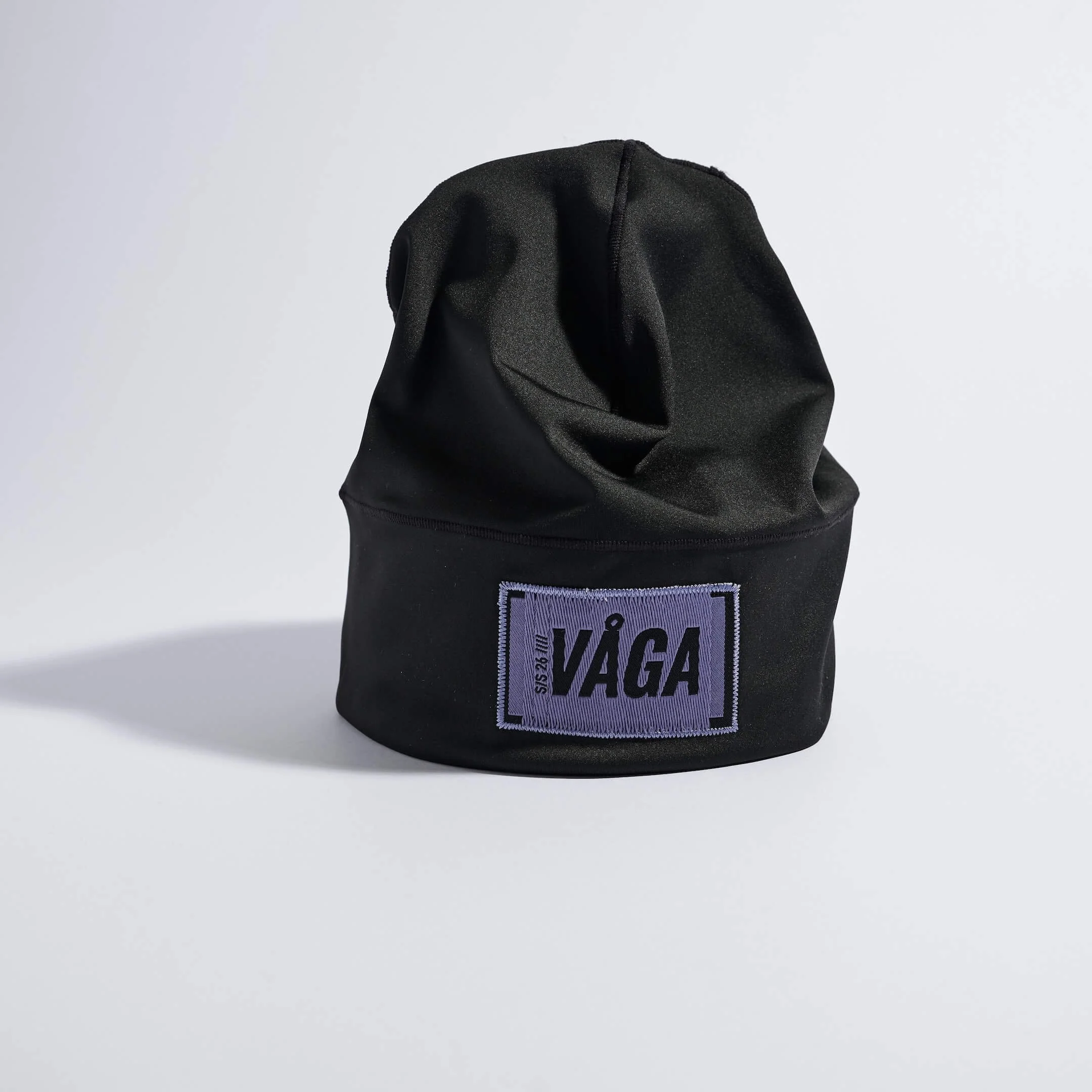vaga-midweight-supersoft-skull-cap-running-beanie-black-stood-alt.jpg
